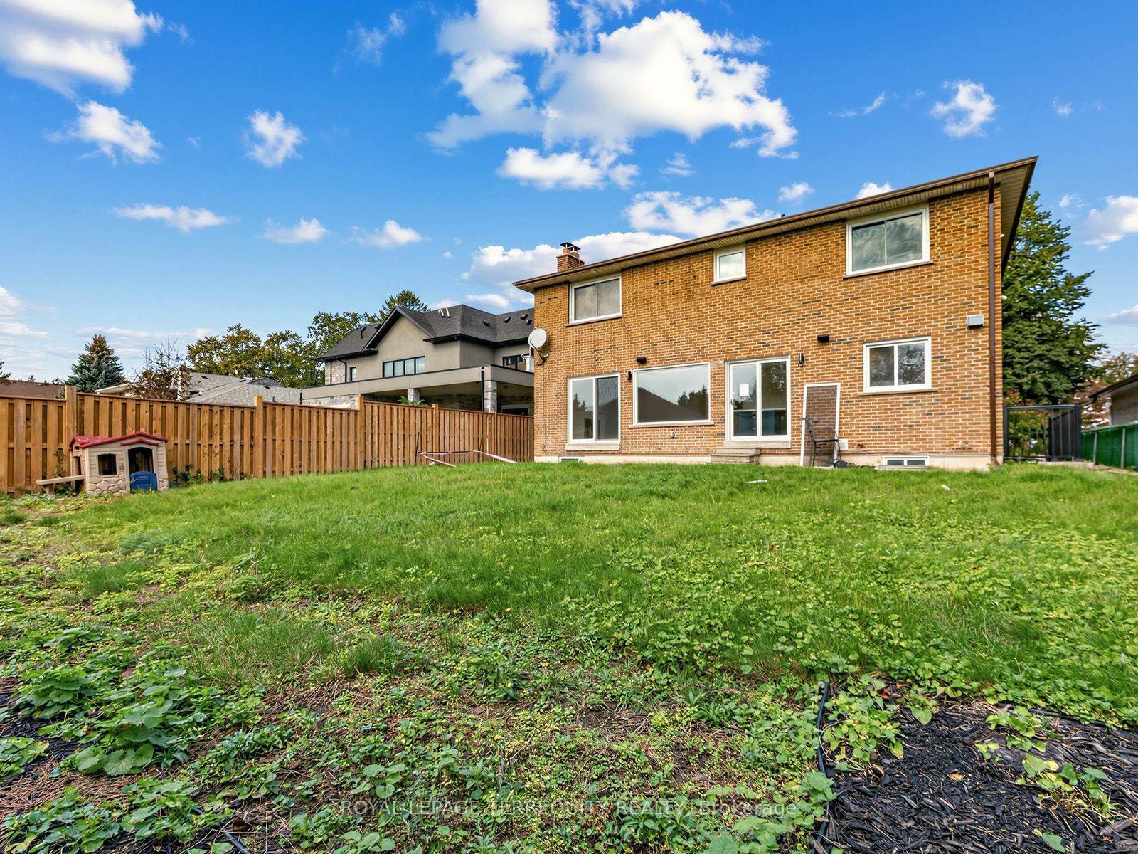 Photo 37 of 124 Bathgate Drive, Scarborough, Centennial Scarborough — HOMEH