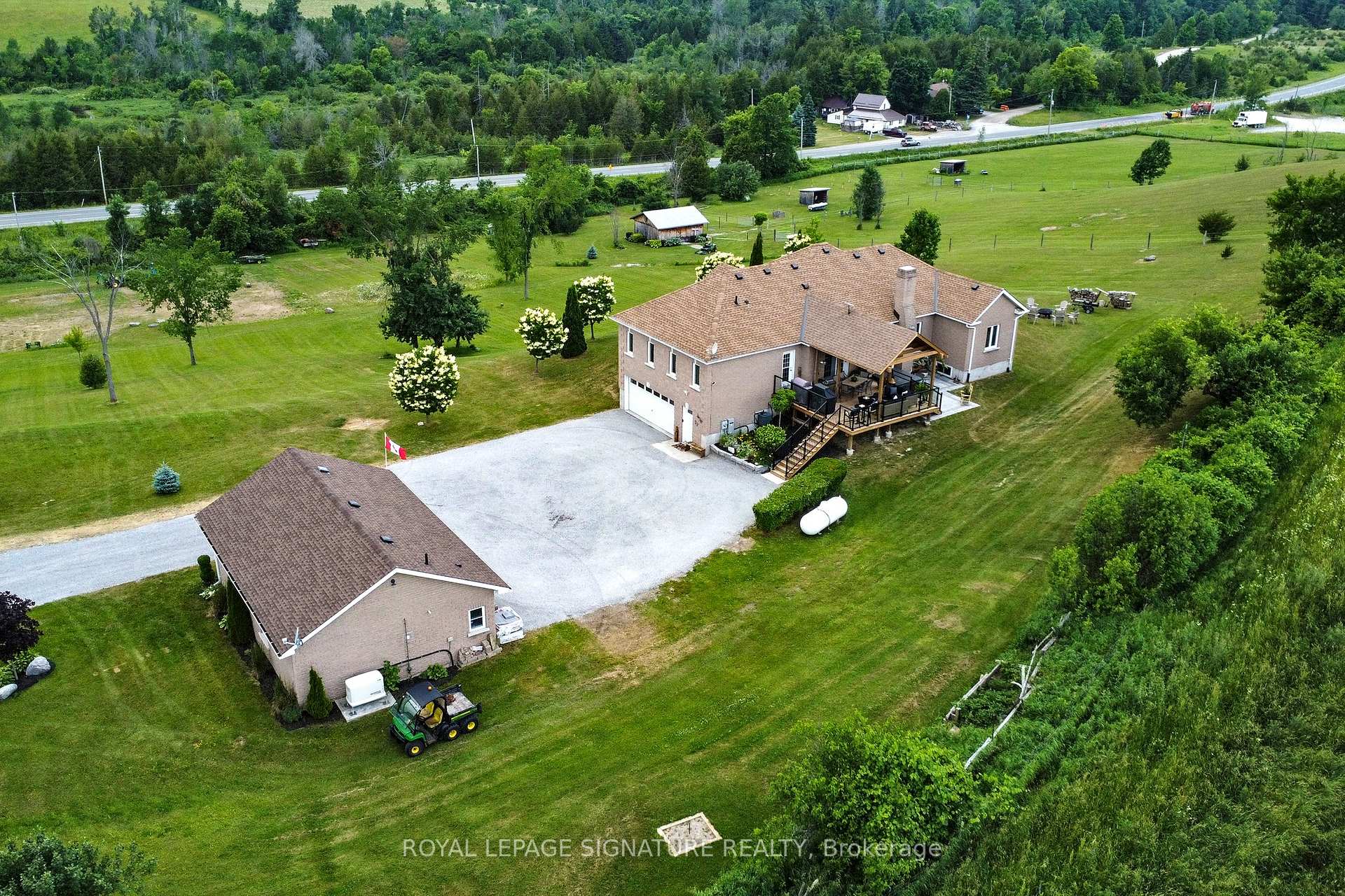 Photo of 4 Concession Rd 8 E