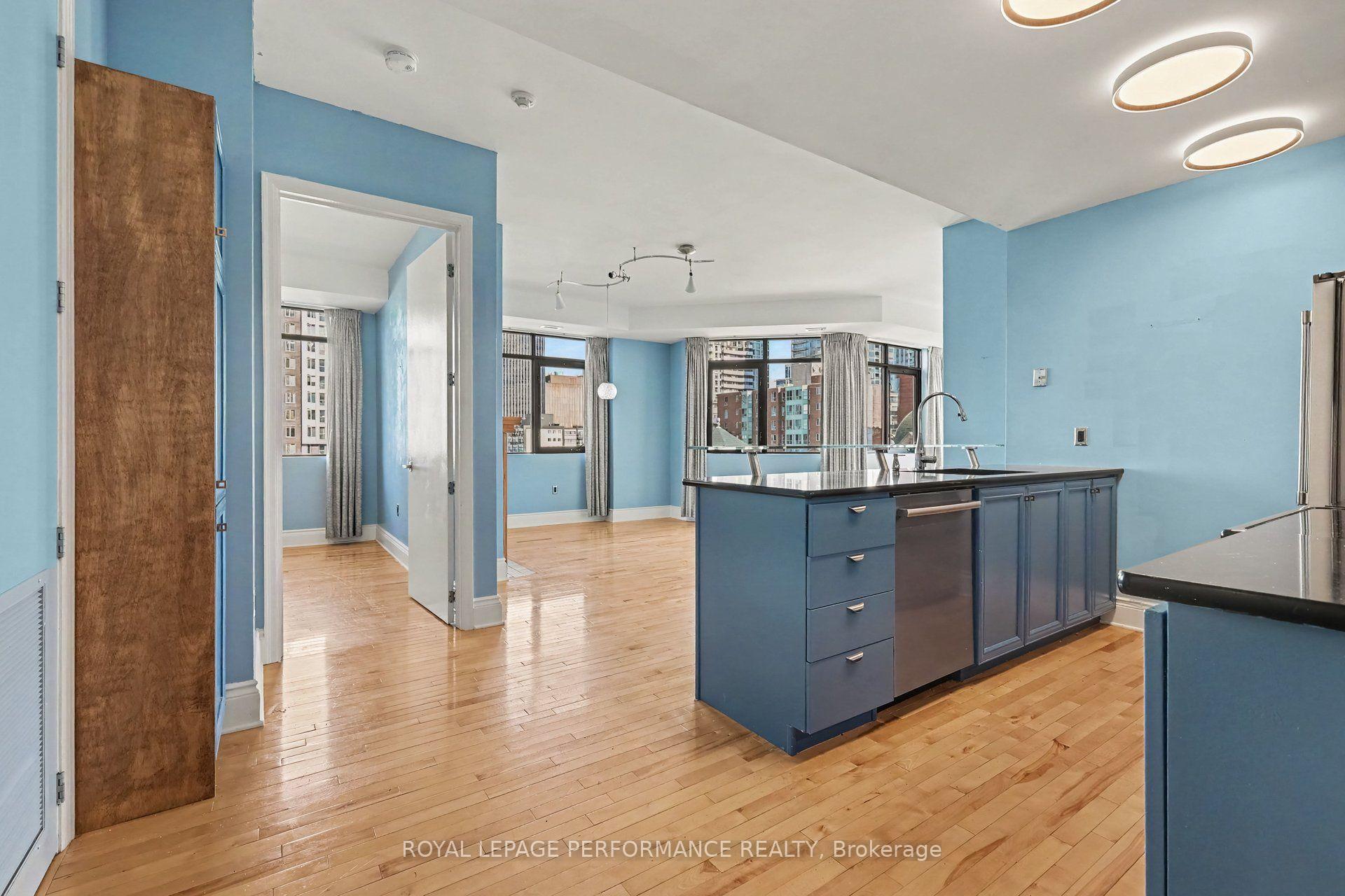 Photo 8 of Unit PH3, 364 Cooper Street, Ottawa, Ottawa Centre — HOMEH