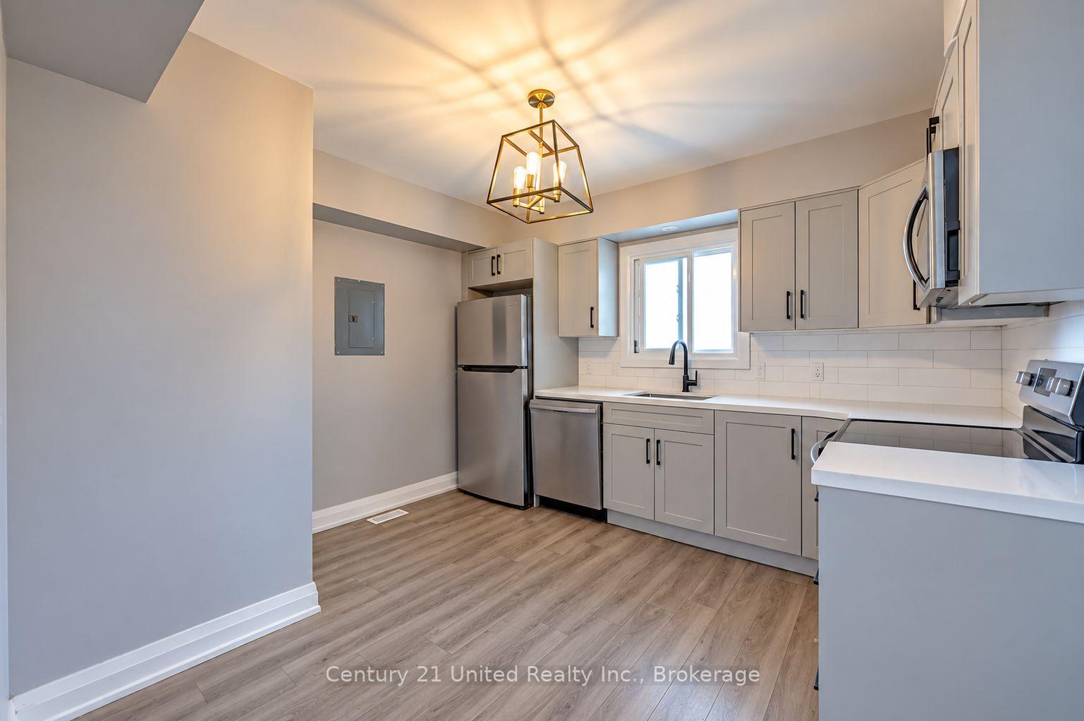 Photo 3 of 818 Orpington Road, Peterborough, Otonabee Ward 1 — HOMEH
