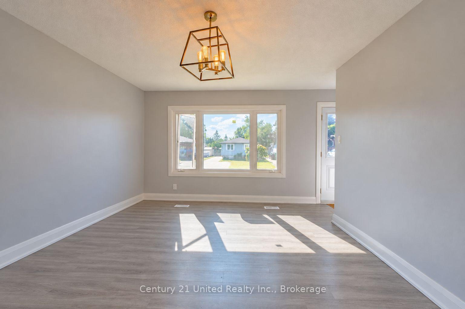 Photo 4 of 818 Orpington Road, Peterborough, Otonabee Ward 1 — HOMEH