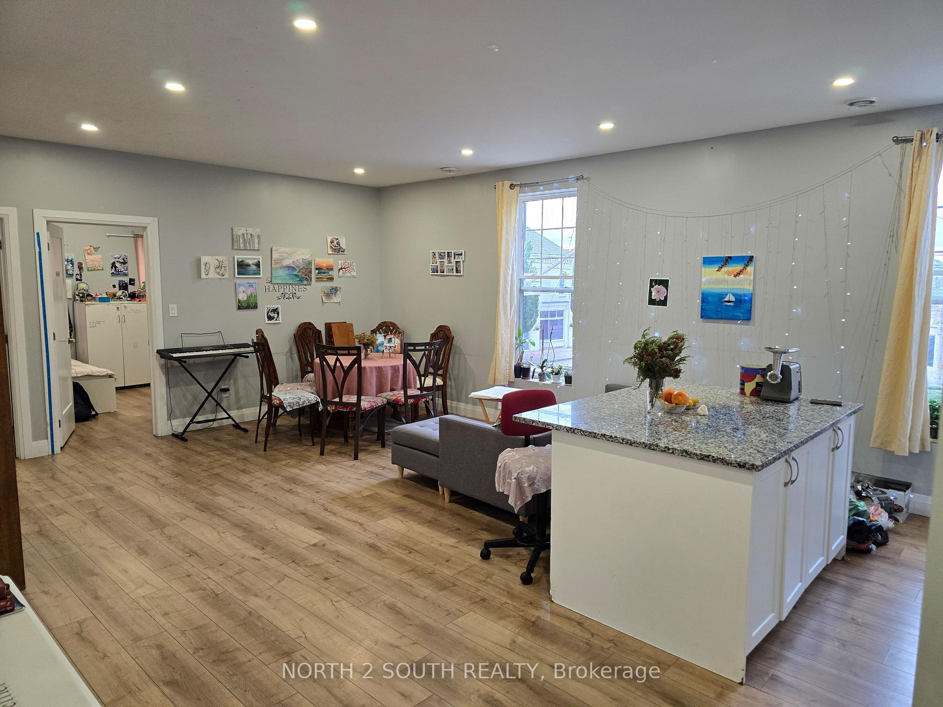 Photo 2 of Unit 2, 140 Murray Street, Brantford, Victoria/Arthur — HOMEH