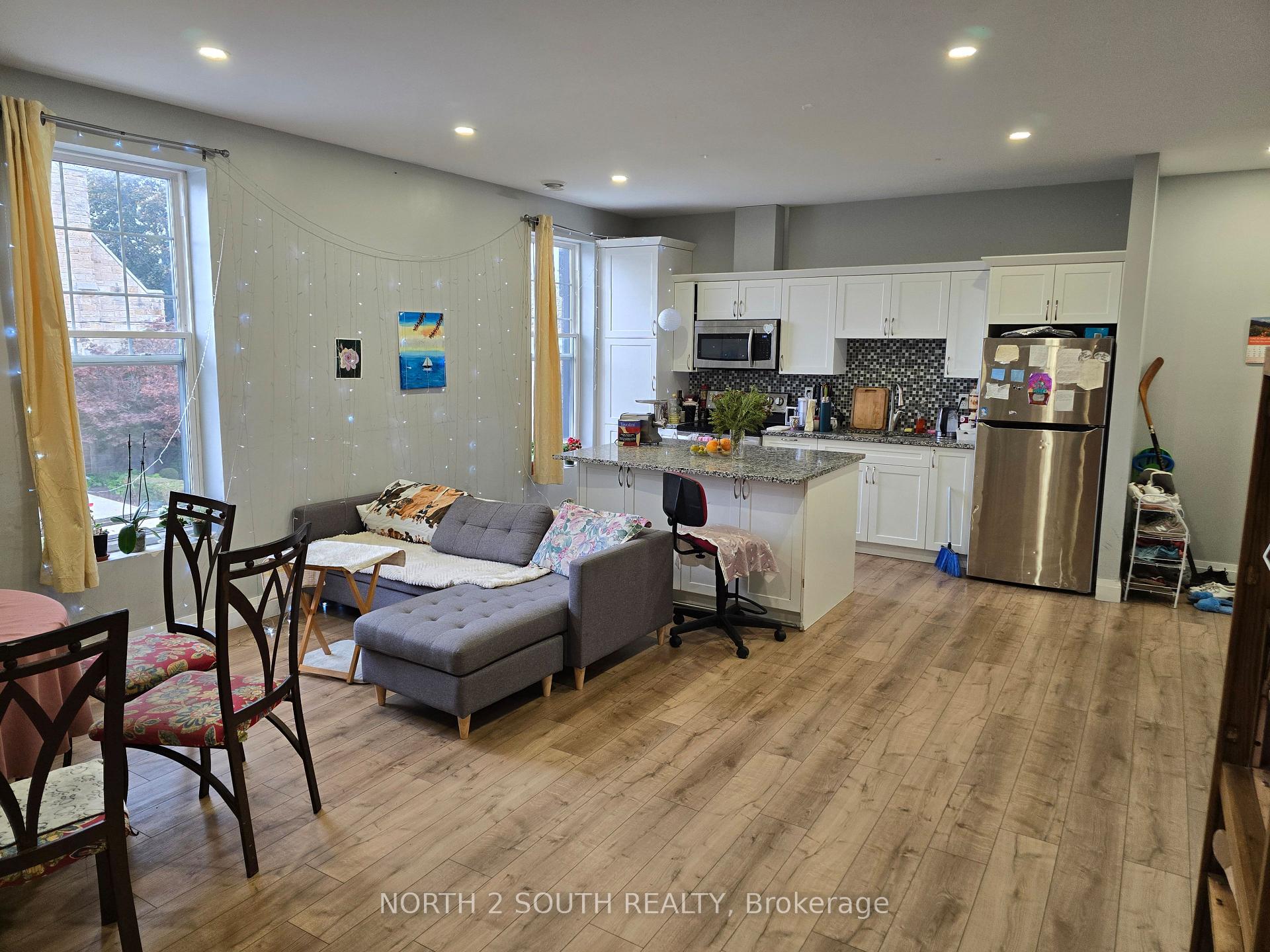 Photo 3 of Unit 2, 140 Murray Street, Brantford, Victoria/Arthur — HOMEH