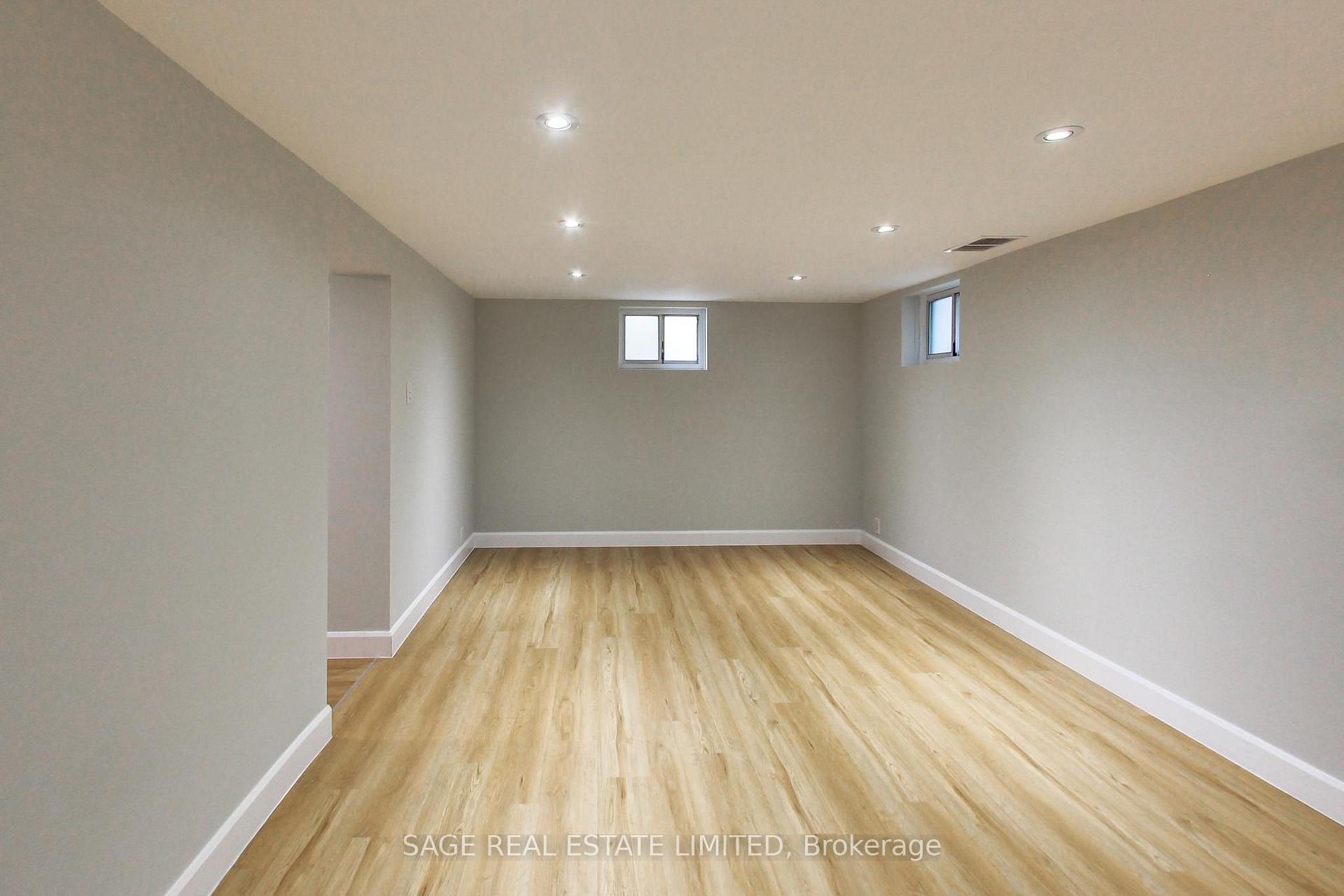 Photo 7 of Unit Lower, 2505 Gerrard Street E, Scarborough, Birchcliffe-Cliffside — HOMEH