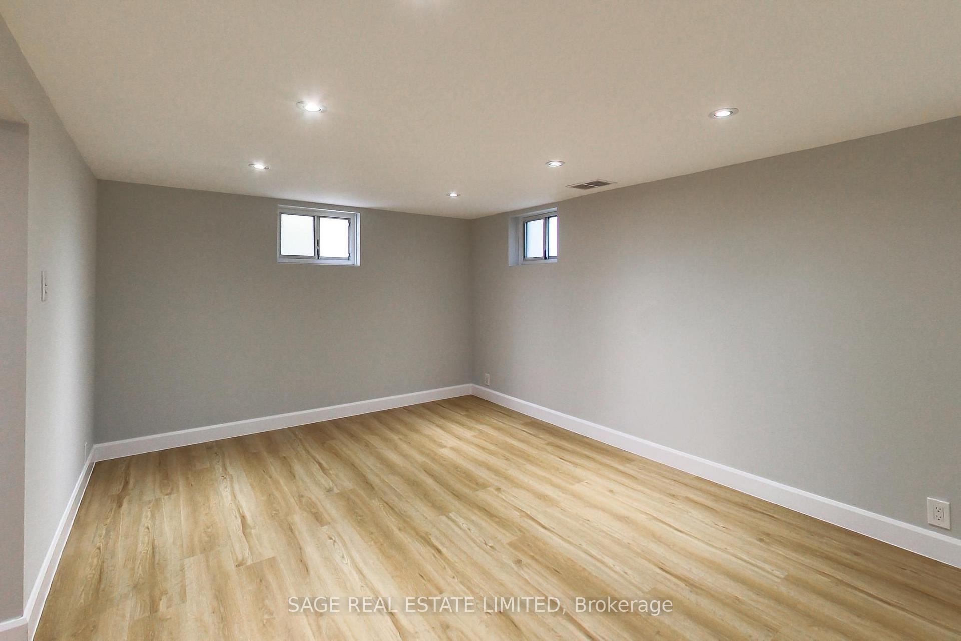 Photo 8 of Unit Lower, 2505 Gerrard Street E, Scarborough, Birchcliffe-Cliffside — HOMEH