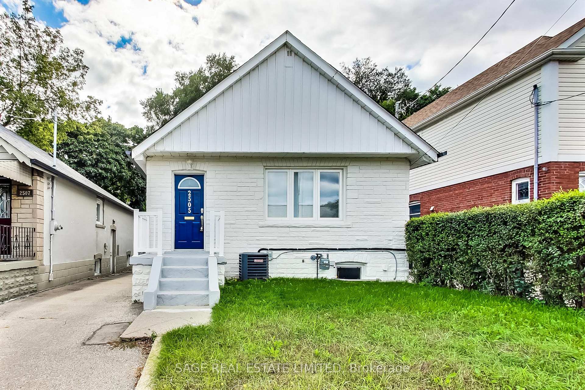 Photo 25 of Unit Lower, 2505 Gerrard Street E, Scarborough, Birchcliffe-Cliffside — HOMEH