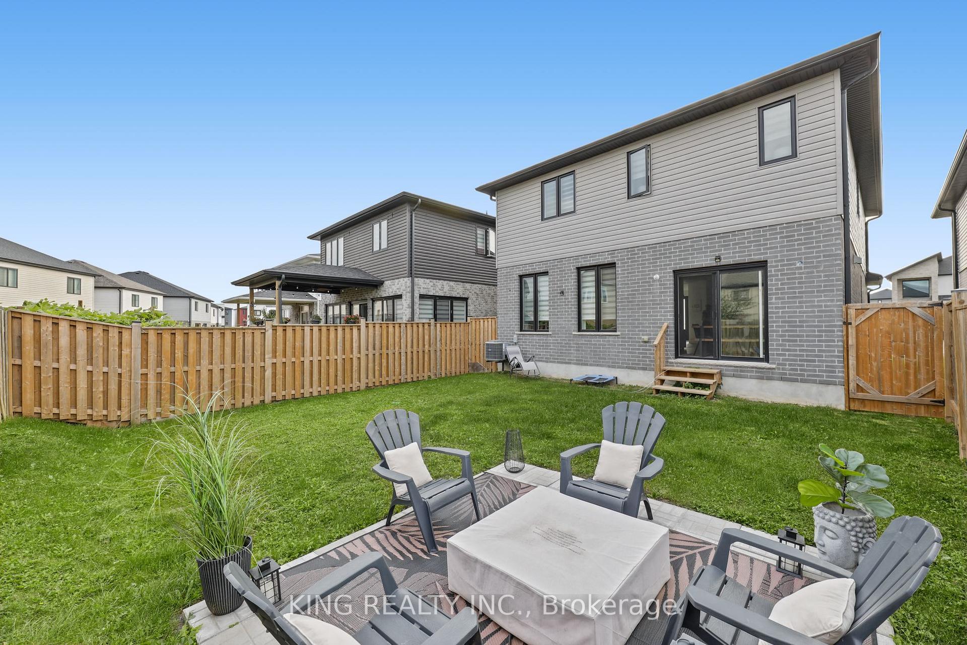 Photo 5 of 3342 David Milne Way, London, South W — HOMEH