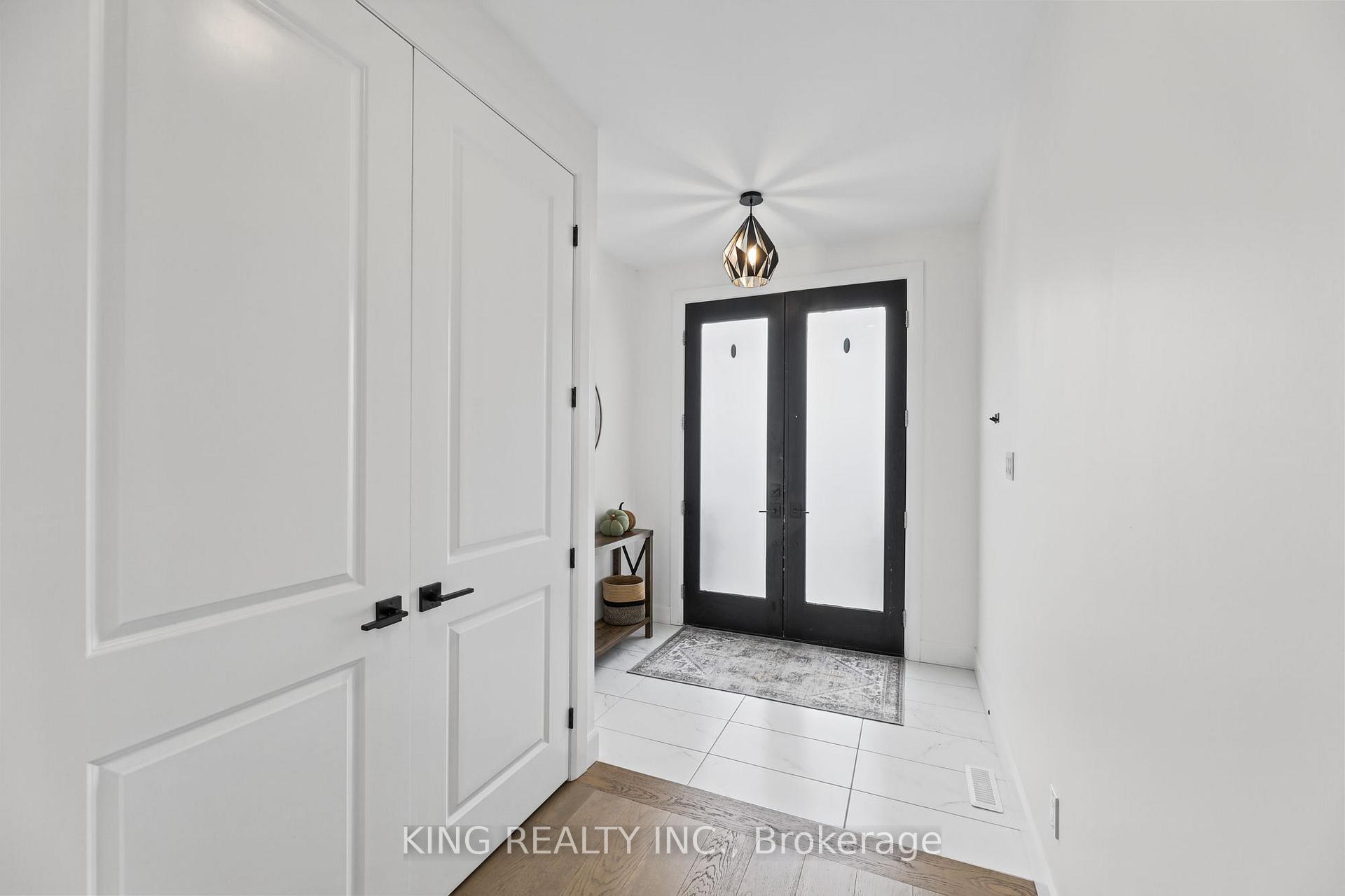 Photo 6 of 3342 David Milne Way, London, South W — HOMEH