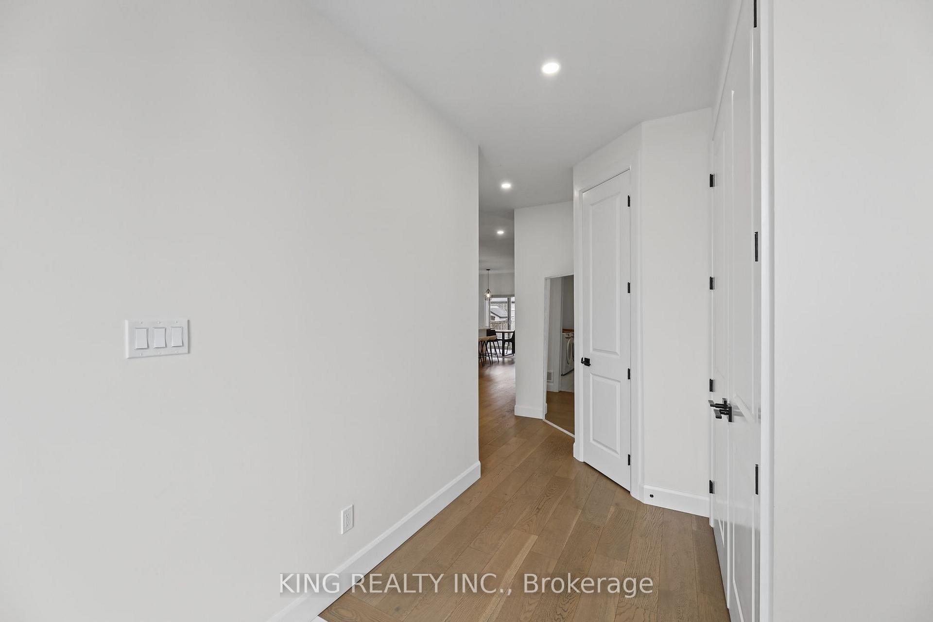 Photo 7 of 3342 David Milne Way, London, South W — HOMEH