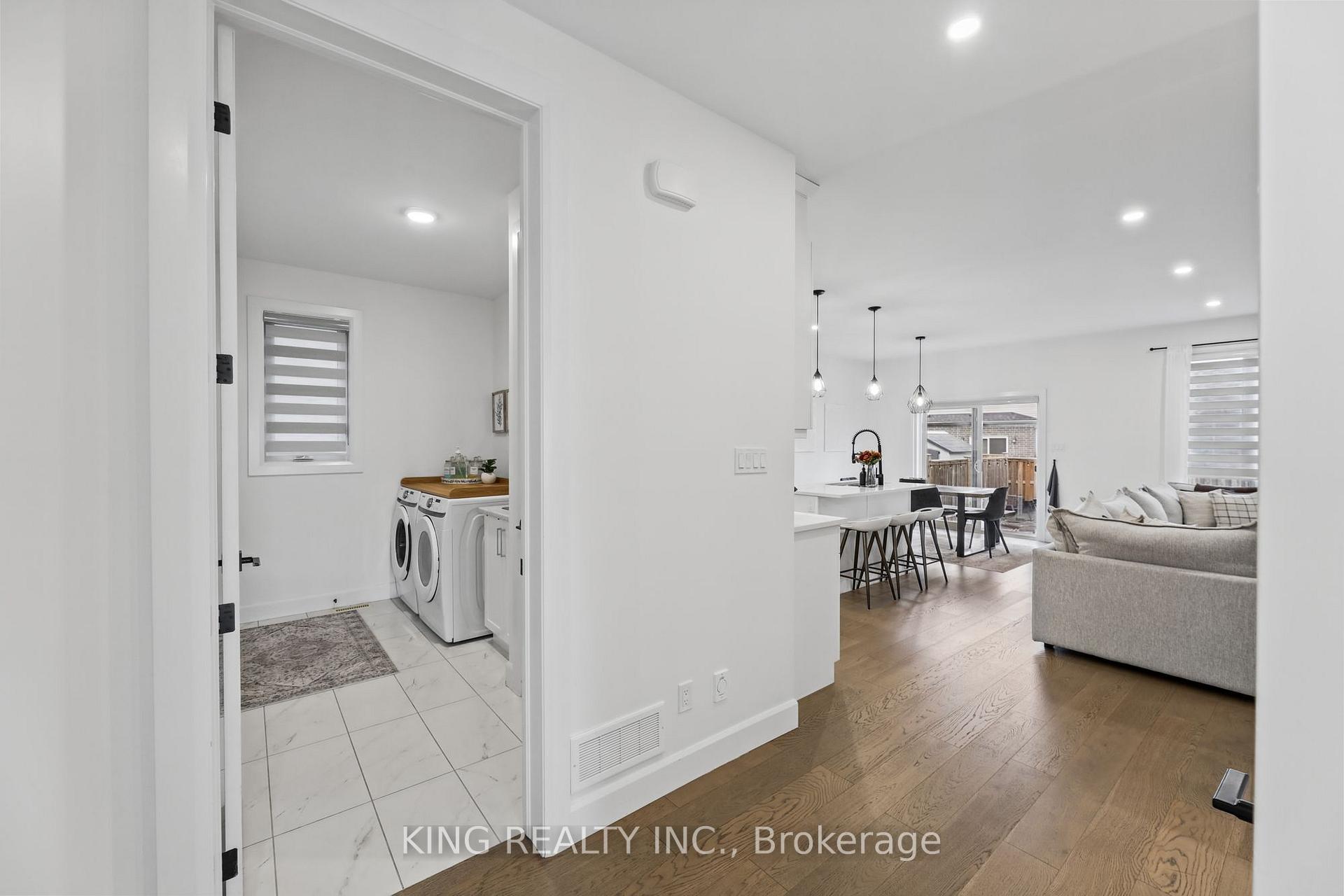 Photo 8 of 3342 David Milne Way, London, South W — HOMEH