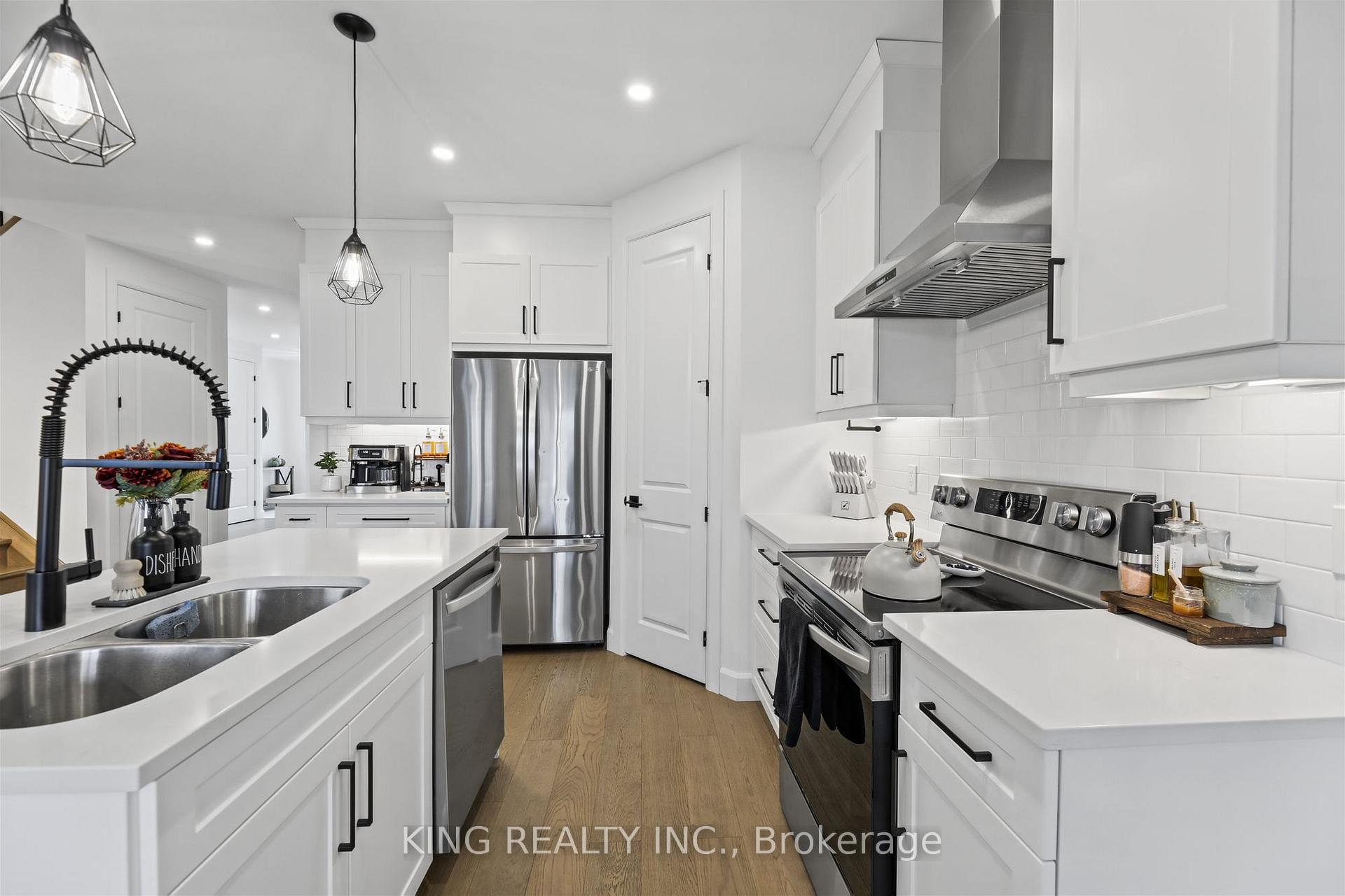 Photo 15 of 3342 David Milne Way, London, South W — HOMEH