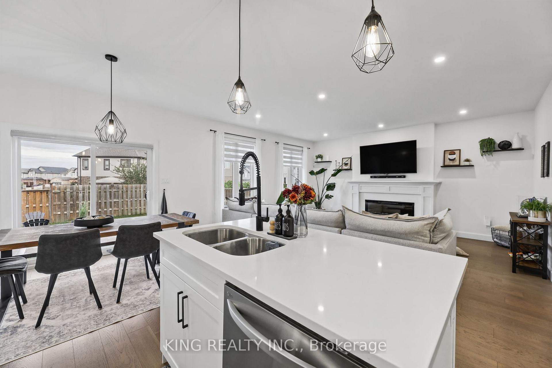 Photo 16 of 3342 David Milne Way, London, South W — HOMEH