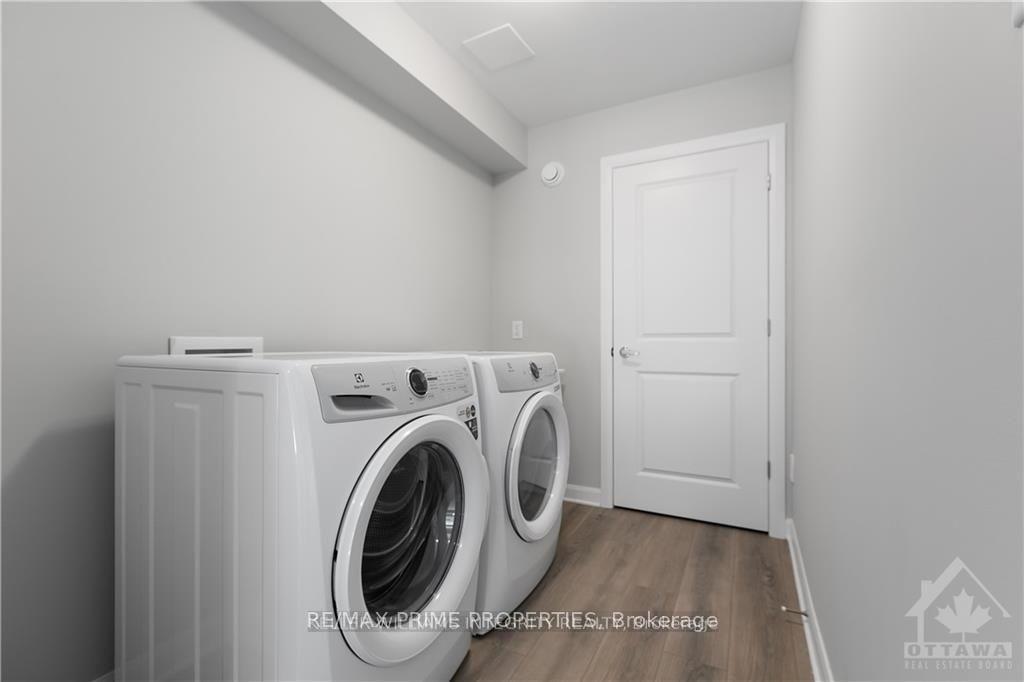 Photo 4 of 818 Glissade Grove E, Ottawa, Avalon West — HOMEH