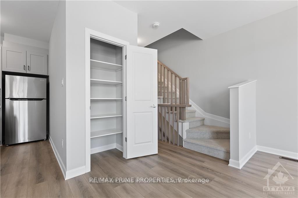 Photo 15 of 818 Glissade Grove E, Ottawa, Avalon West — HOMEH