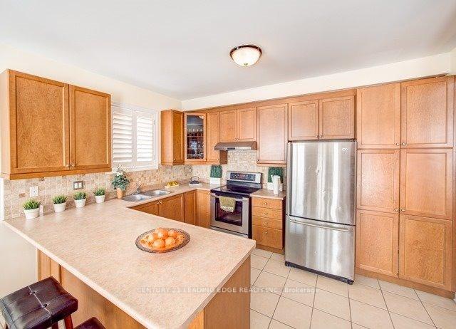 Photo 5 of 65 Earl Stewart Drive, Aurora, Bayview Wellington — HOMEH