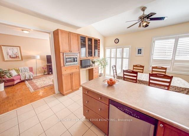 Photo 6 of 65 Earl Stewart Drive, Aurora, Bayview Wellington — HOMEH