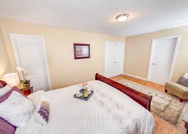 Photo 9 of 65 Earl Stewart Drive, Aurora, Bayview Wellington — HOMEH