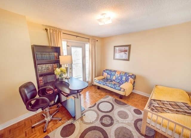 Photo 10 of 65 Earl Stewart Drive, Aurora, Bayview Wellington — HOMEH