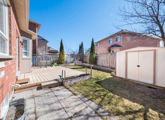 Photo 11 of 65 Earl Stewart Drive, Aurora, Bayview Wellington — HOMEH