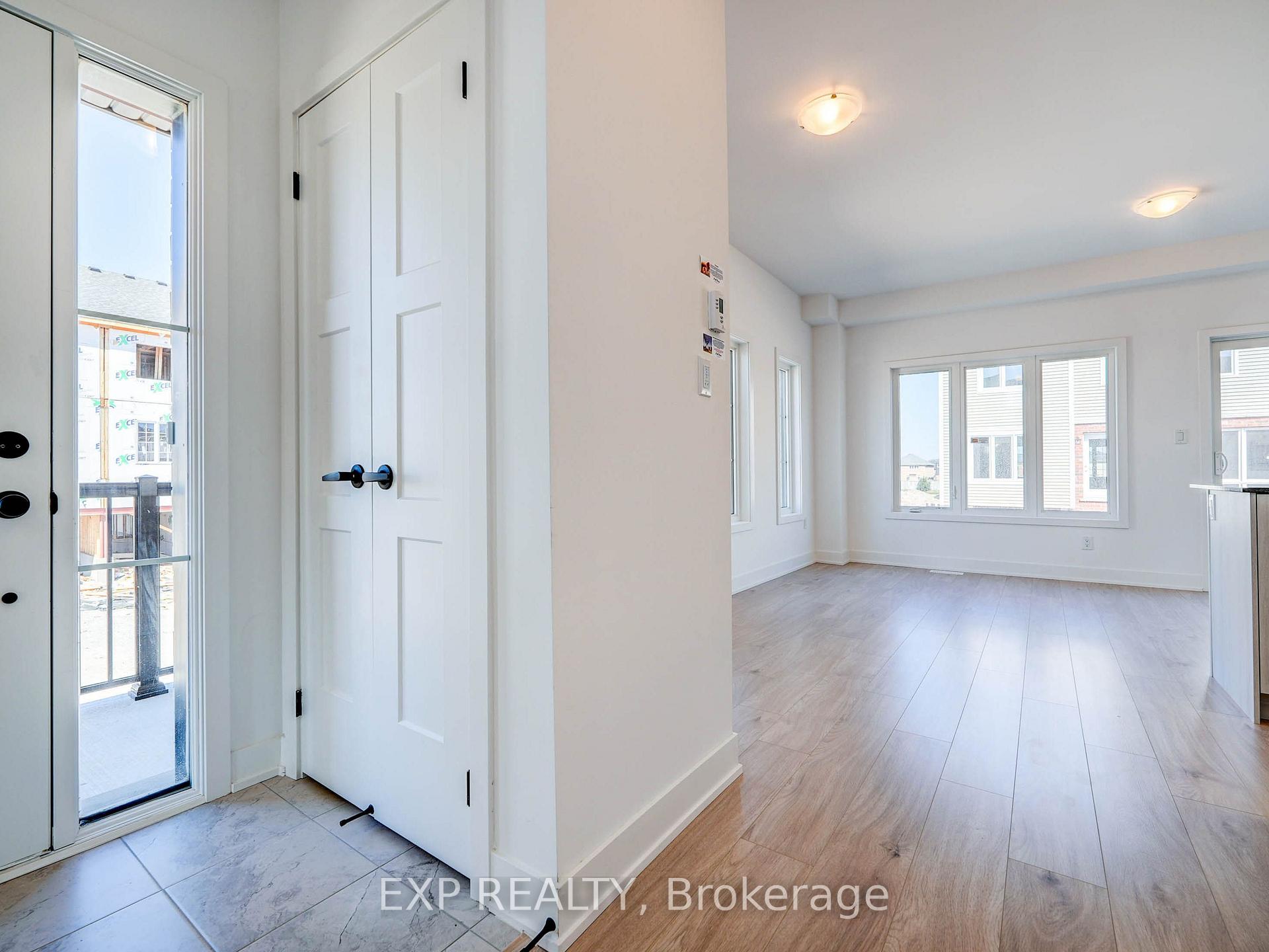 Photo 8 of 30 Wheatfield Road, Barrie, Innis-Shore — HOMEH