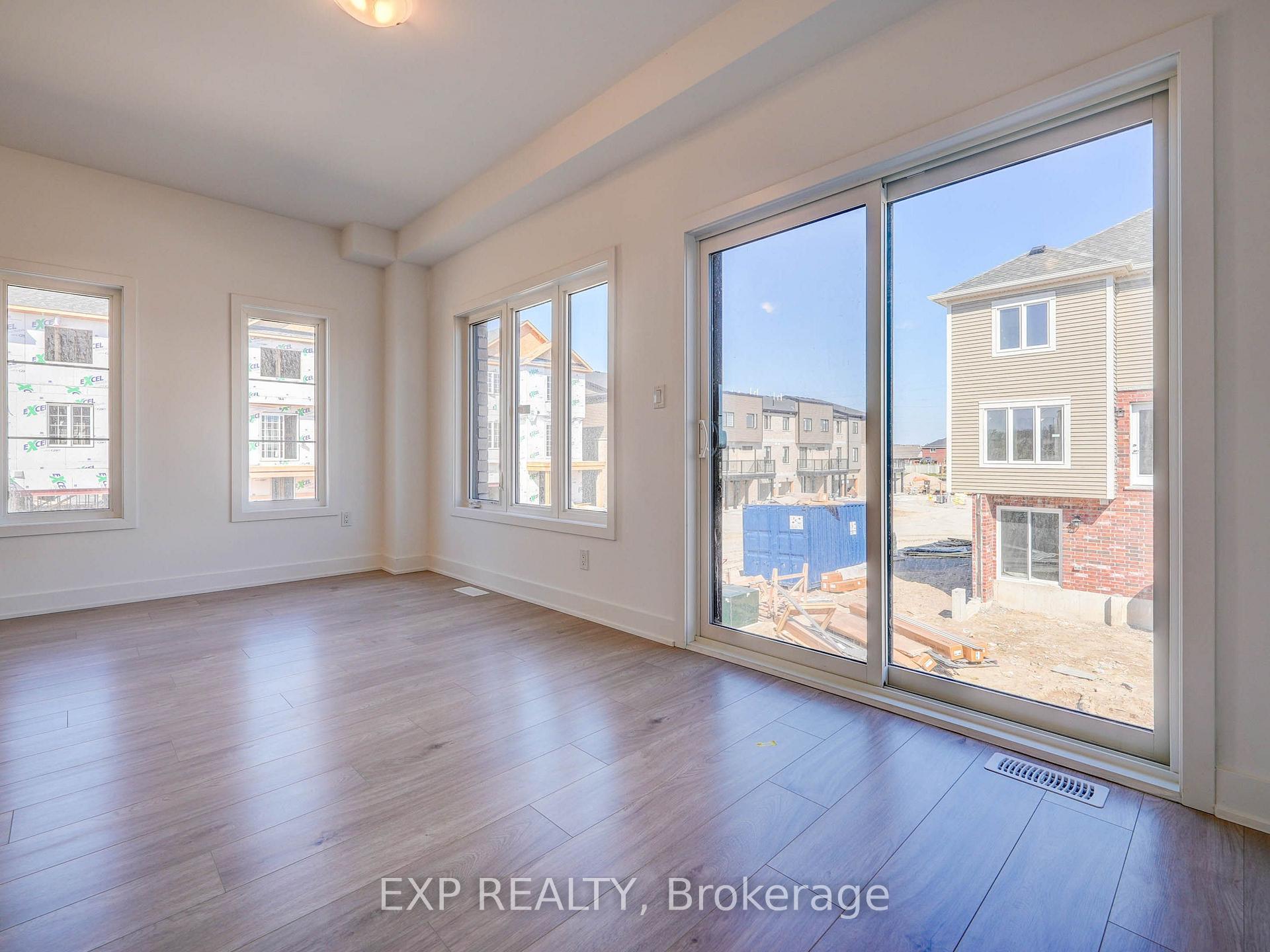 Photo 10 of 30 Wheatfield Road, Barrie, Innis-Shore — HOMEH