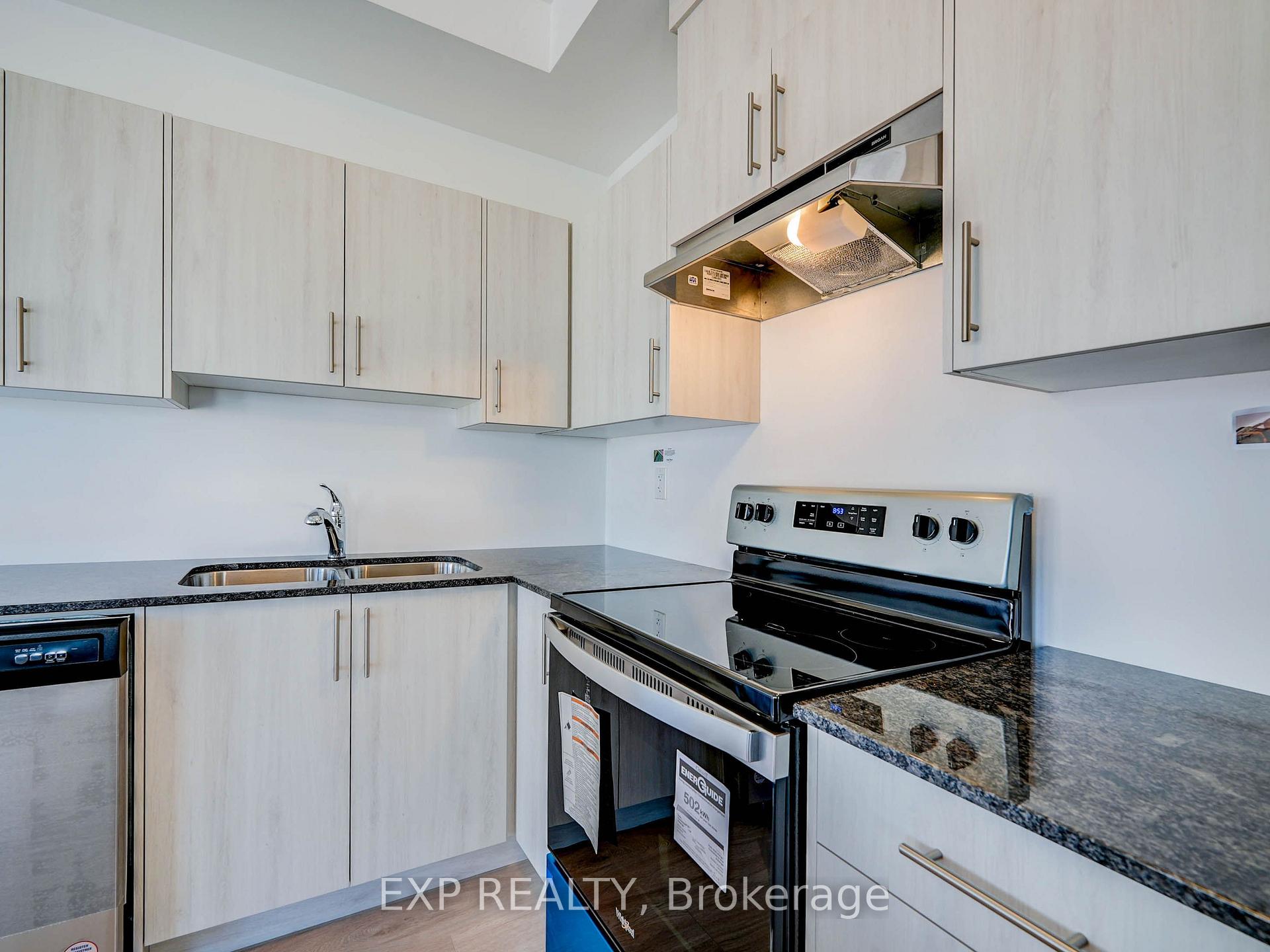 Photo 15 of 30 Wheatfield Road, Barrie, Innis-Shore — HOMEH