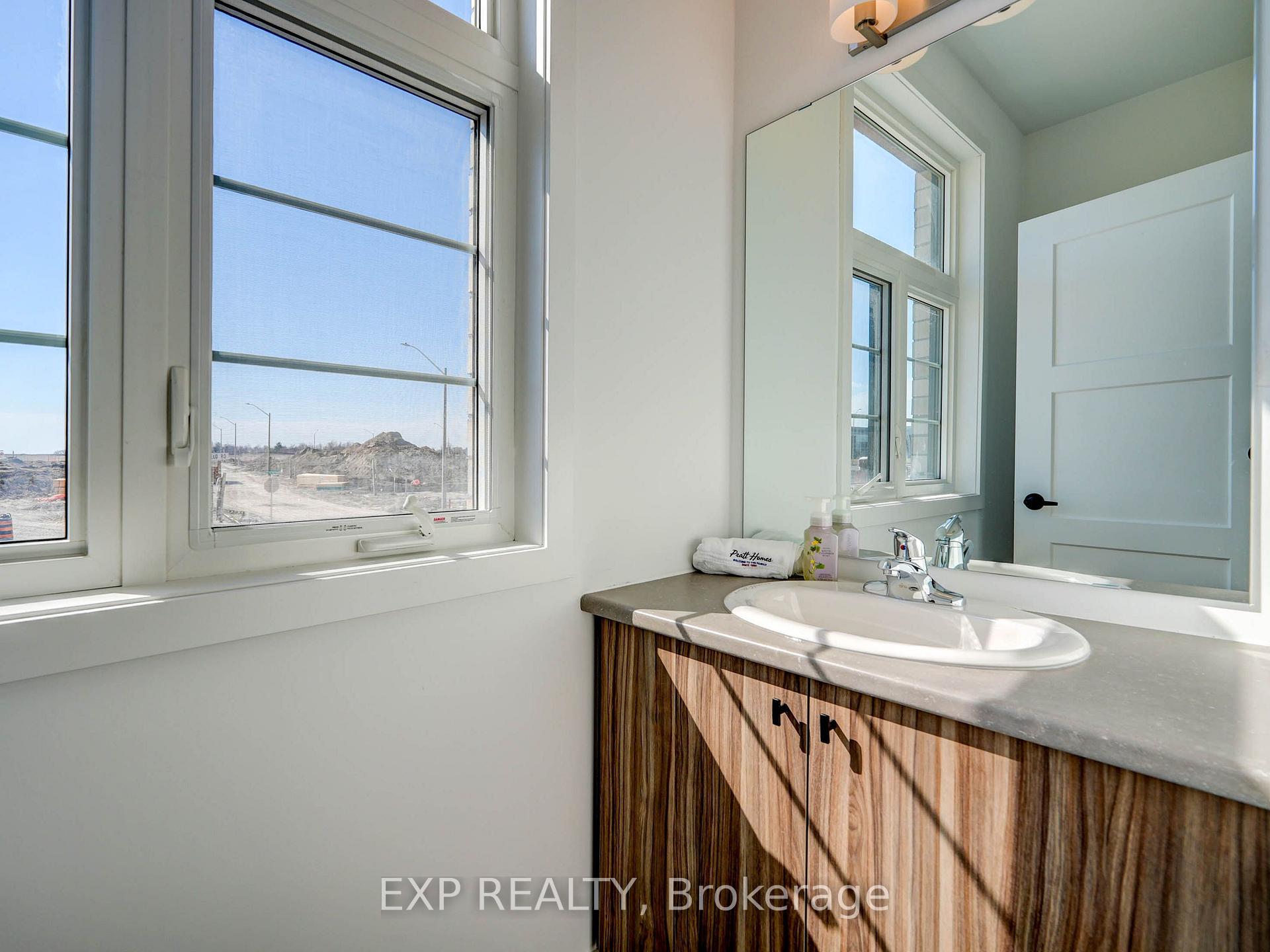 Photo 19 of 30 Wheatfield Road, Barrie, Innis-Shore — HOMEH