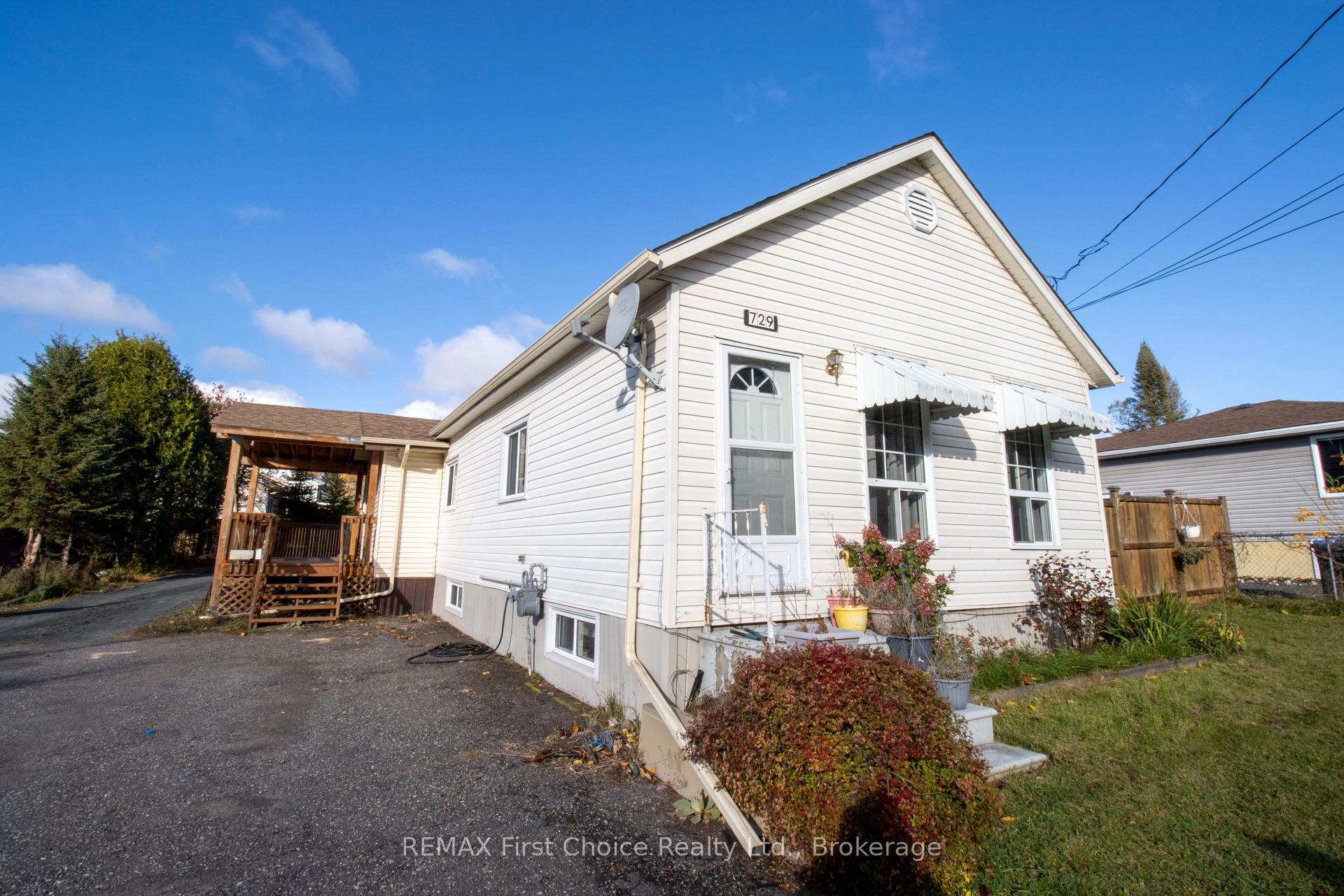 Photo 1 of 729 Hodder Avenue, Thunder Bay, Current River — HOMEH
