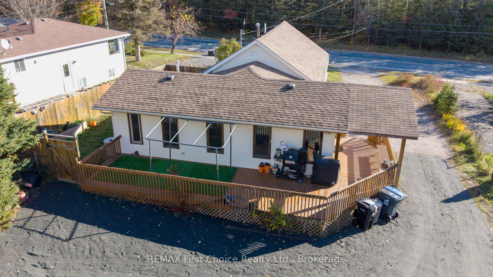 Photo 5 of 729 Hodder Avenue, Thunder Bay, Current River — HOMEH