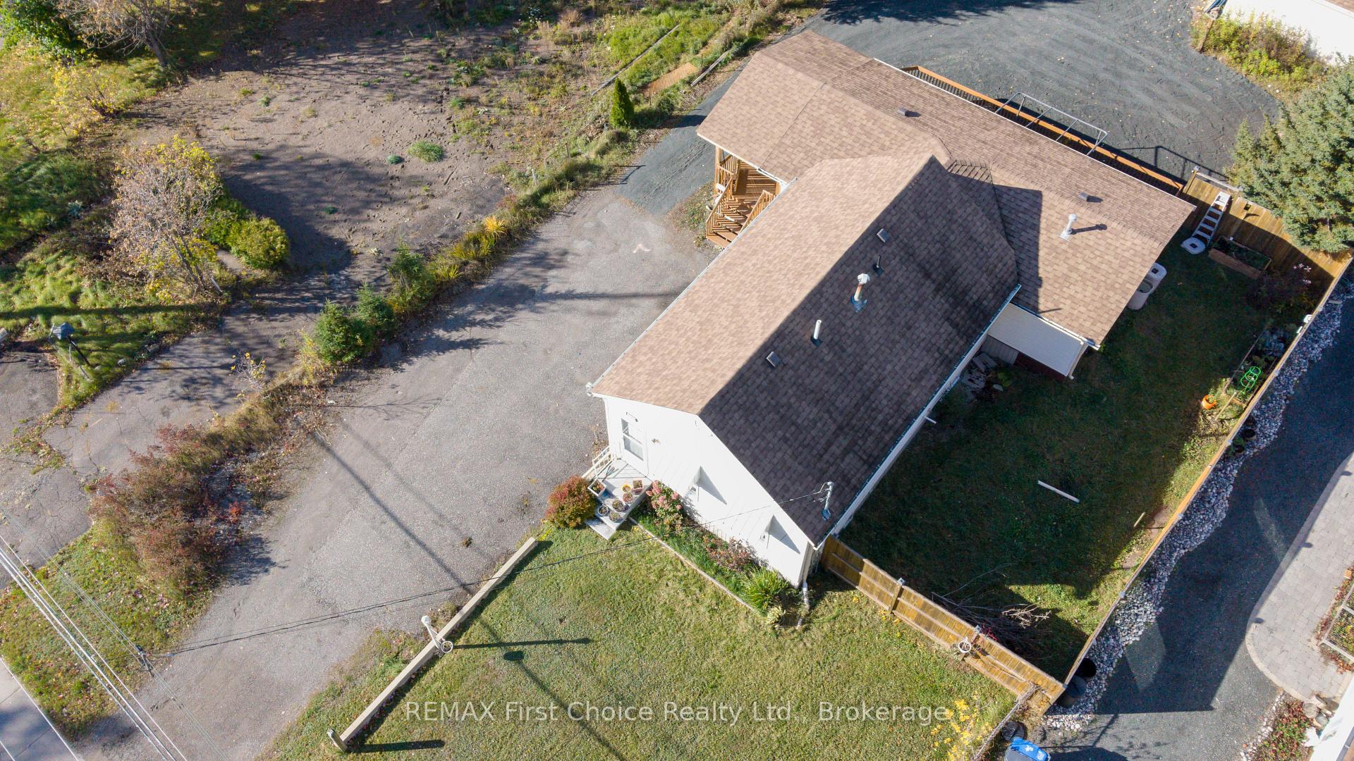 Photo 6 of 729 Hodder Avenue, Thunder Bay, Current River — HOMEH