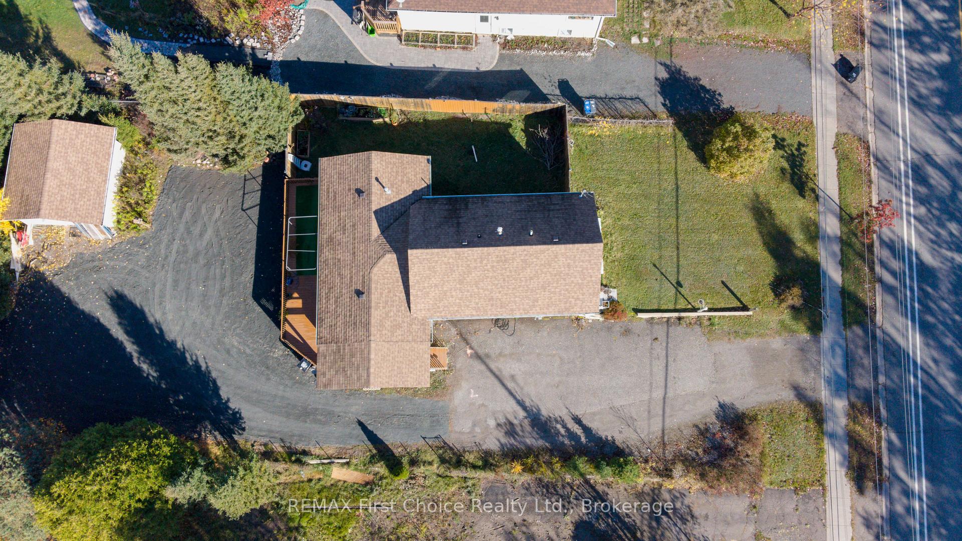 Photo 7 of 729 Hodder Avenue, Thunder Bay, Current River — HOMEH