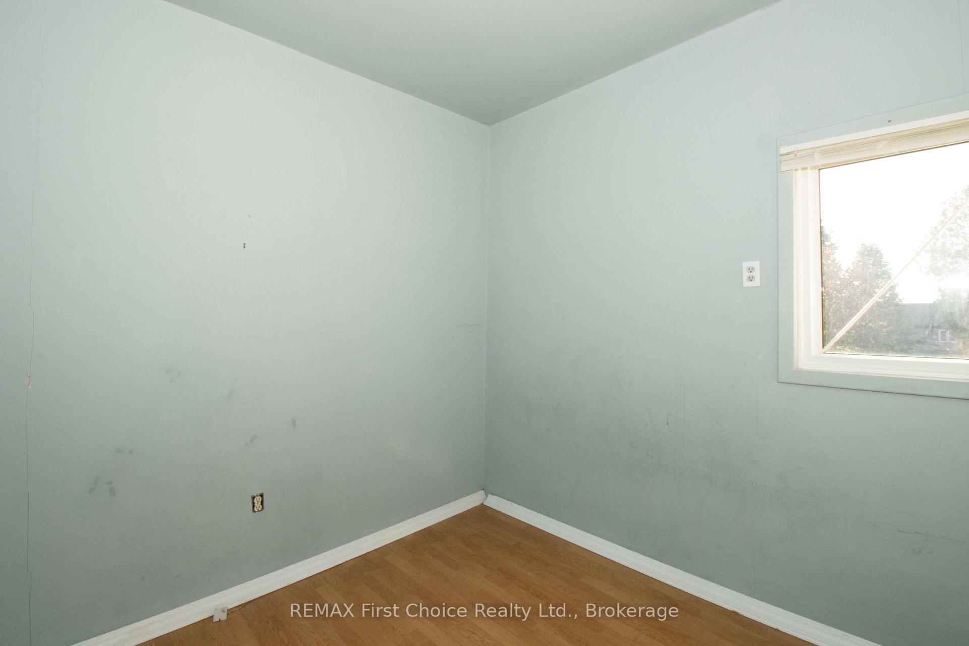 Photo 13 of 729 Hodder Avenue, Thunder Bay, Current River — HOMEH