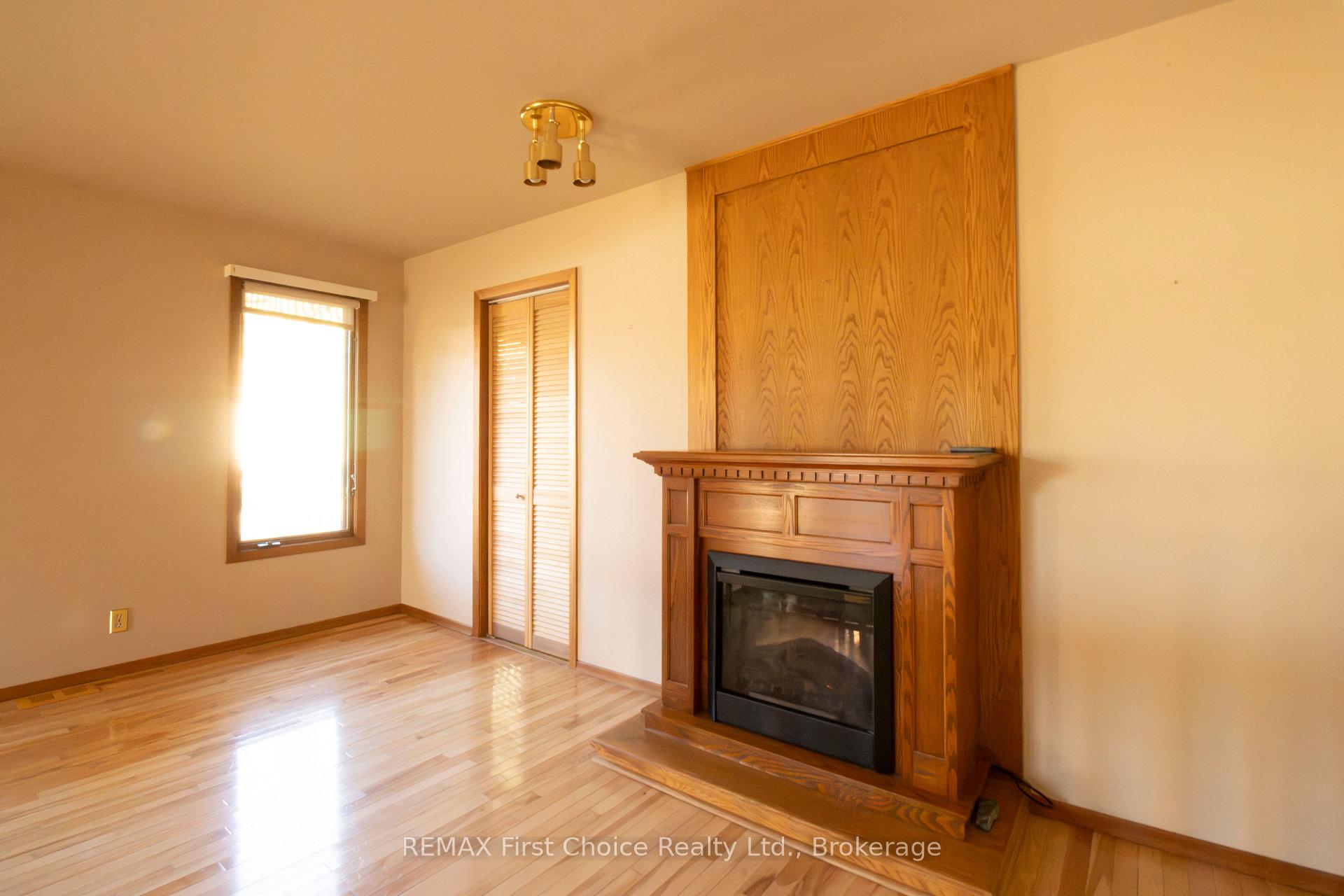 Photo 21 of 729 Hodder Avenue, Thunder Bay, Current River — HOMEH