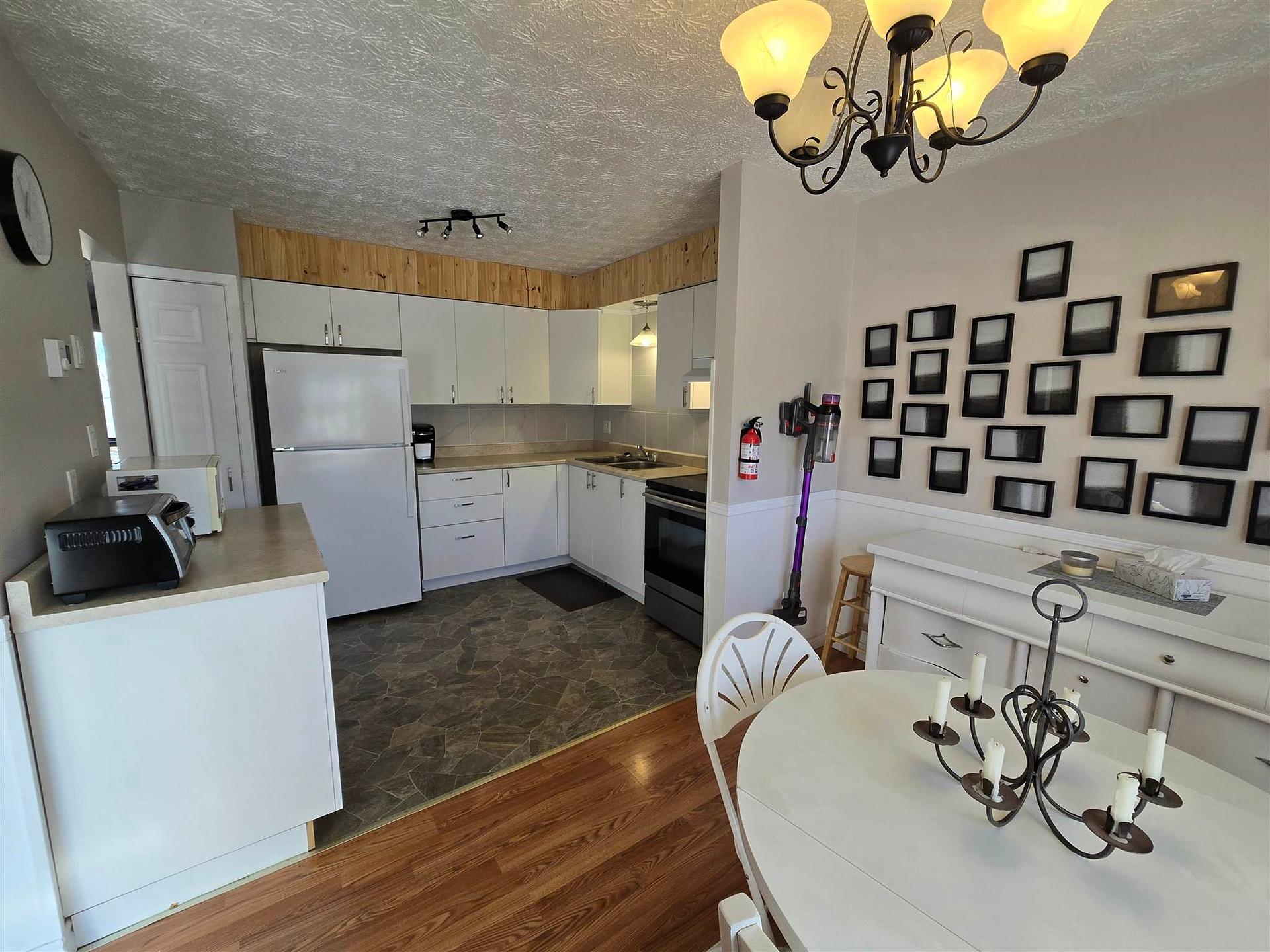 Photo 5 of 8 Bailey Lane, Elliot Lake — HOMEH