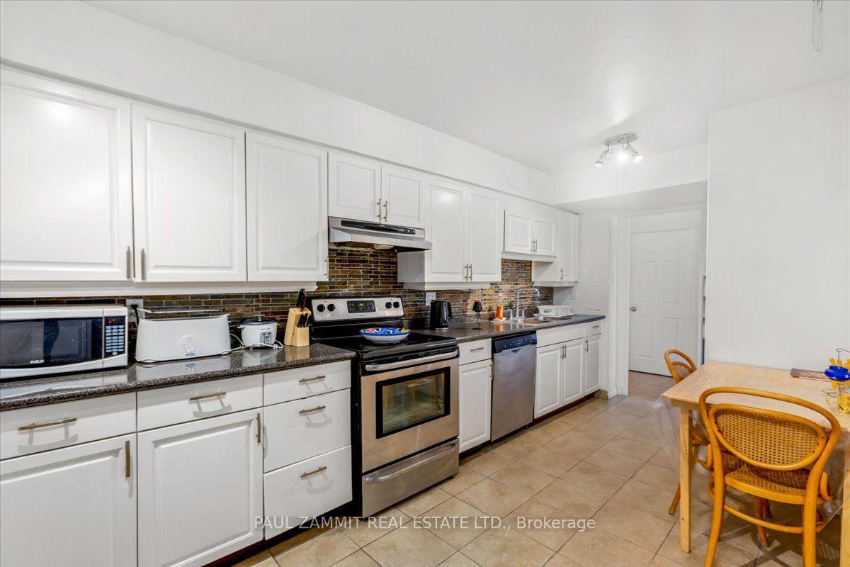 Photo 6 of Unit 1008, 80 Inverlochy Boulevard, Markham, Royal Orchard — HOMEH