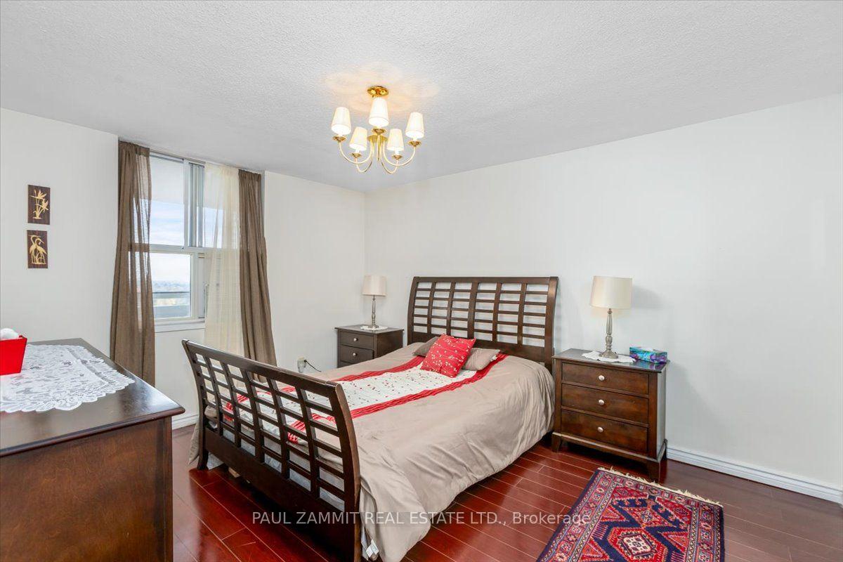 Photo 8 of Unit 1008, 80 Inverlochy Boulevard, Markham, Royal Orchard — HOMEH