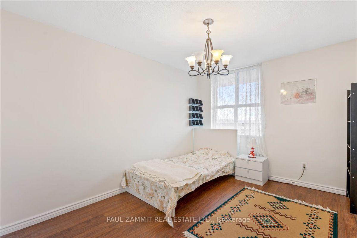 Photo 11 of Unit 1008, 80 Inverlochy Boulevard, Markham, Royal Orchard — HOMEH