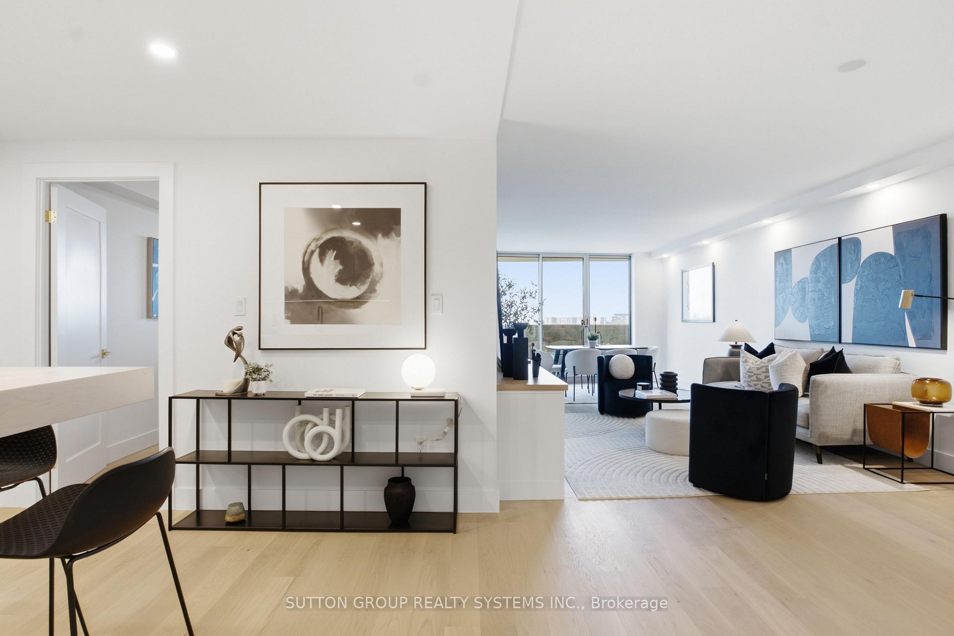 Photo 3 of Unit 1504, 812 Burnhamthorpe Road, Etobicoke, Markland Wood — HOMEH