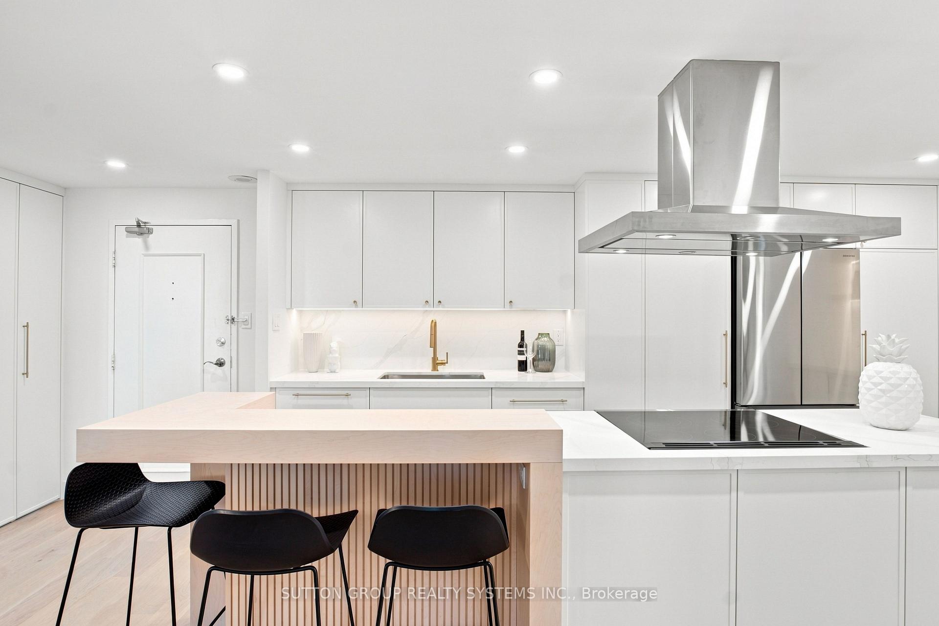 Photo 12 of Unit 1504, 812 Burnhamthorpe Road, Etobicoke, Markland Wood — HOMEH
