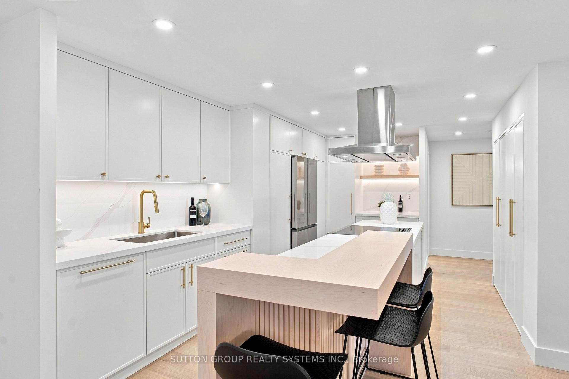 Photo 13 of Unit 1504, 812 Burnhamthorpe Road, Etobicoke, Markland Wood — HOMEH
