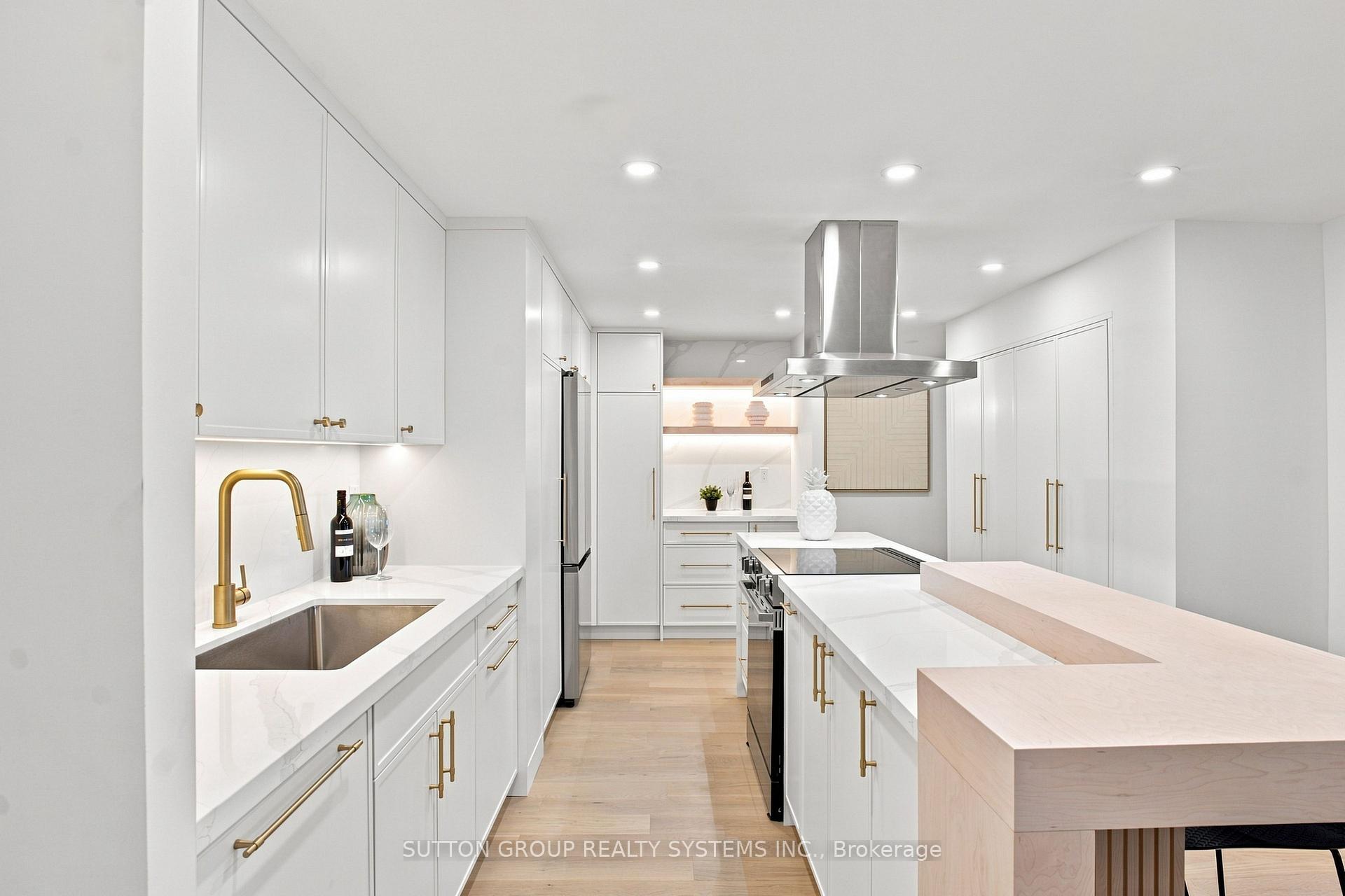 Photo 15 of Unit 1504, 812 Burnhamthorpe Road, Etobicoke, Markland Wood — HOMEH