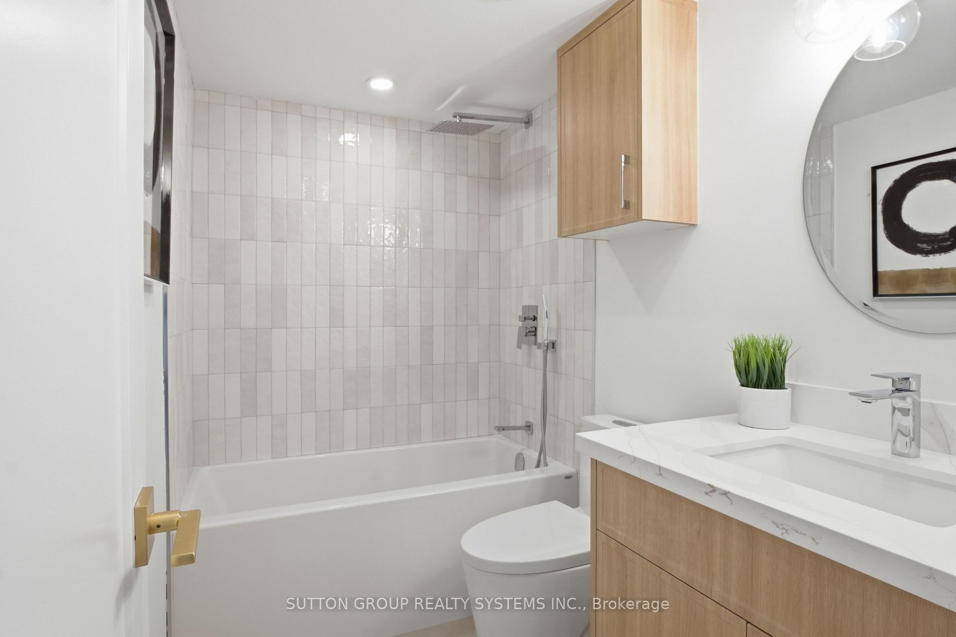 Photo 22 of Unit 1504, 812 Burnhamthorpe Road, Etobicoke, Markland Wood — HOMEH