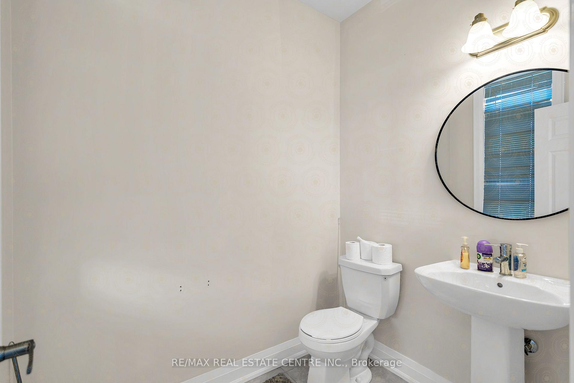 Photo 10 of 43 Northrop Avenue, Clarington, Newcastle — HOMEH