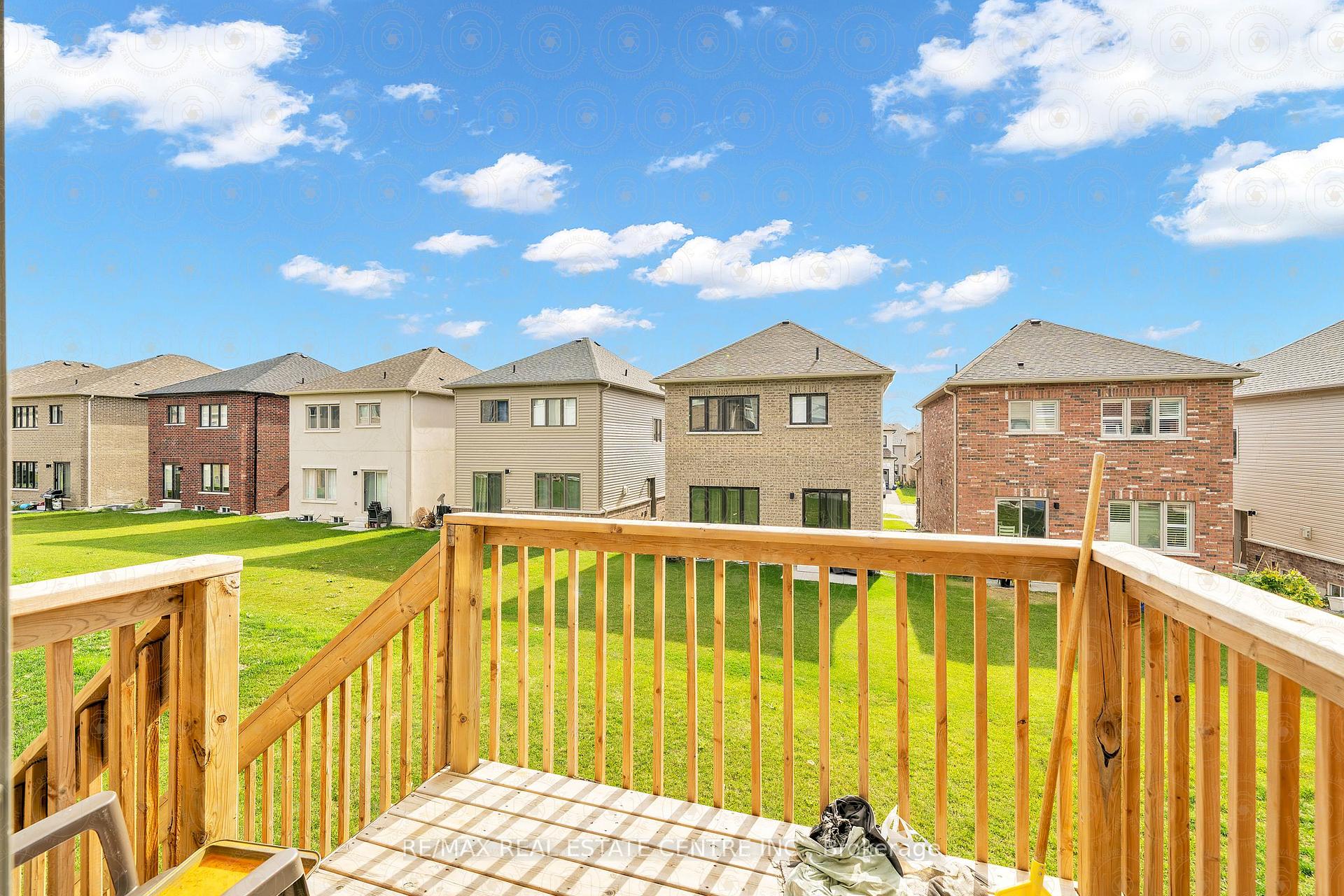 Photo 20 of 43 Northrop Avenue, Clarington, Newcastle — HOMEH