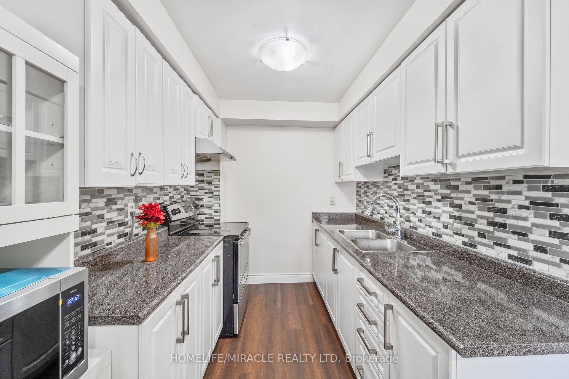Photo 6 of 45 Lincoln Court, Brampton, Bramalea West Industrial — HOMEH