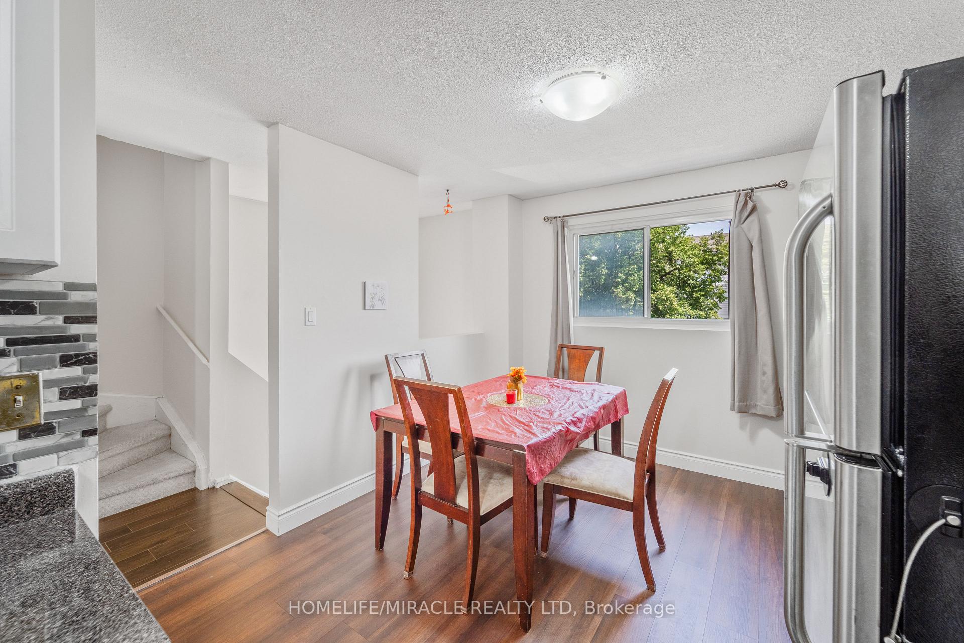 Photo 10 of 45 Lincoln Court, Brampton, Bramalea West Industrial — HOMEH