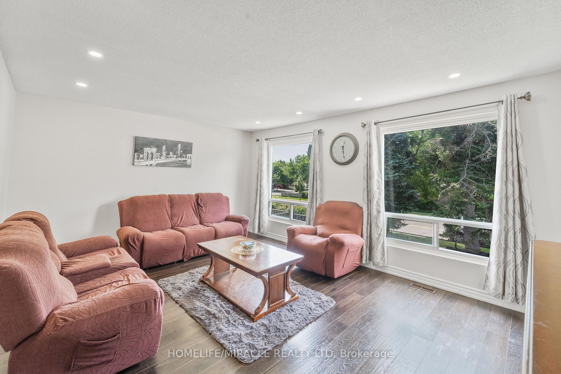 Photo 11 of 45 Lincoln Court, Brampton, Bramalea West Industrial — HOMEH