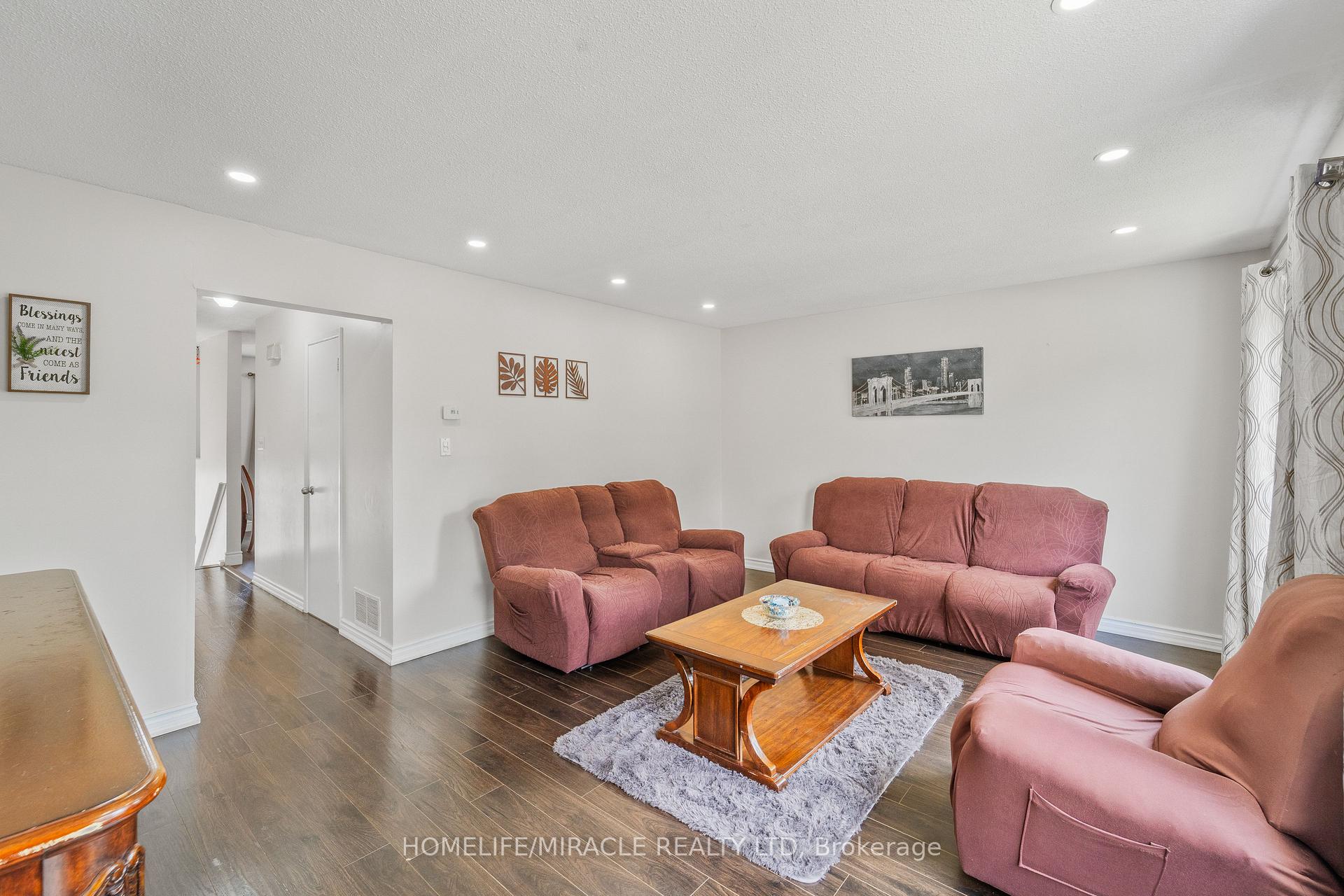 Photo 12 of 45 Lincoln Court, Brampton, Bramalea West Industrial — HOMEH