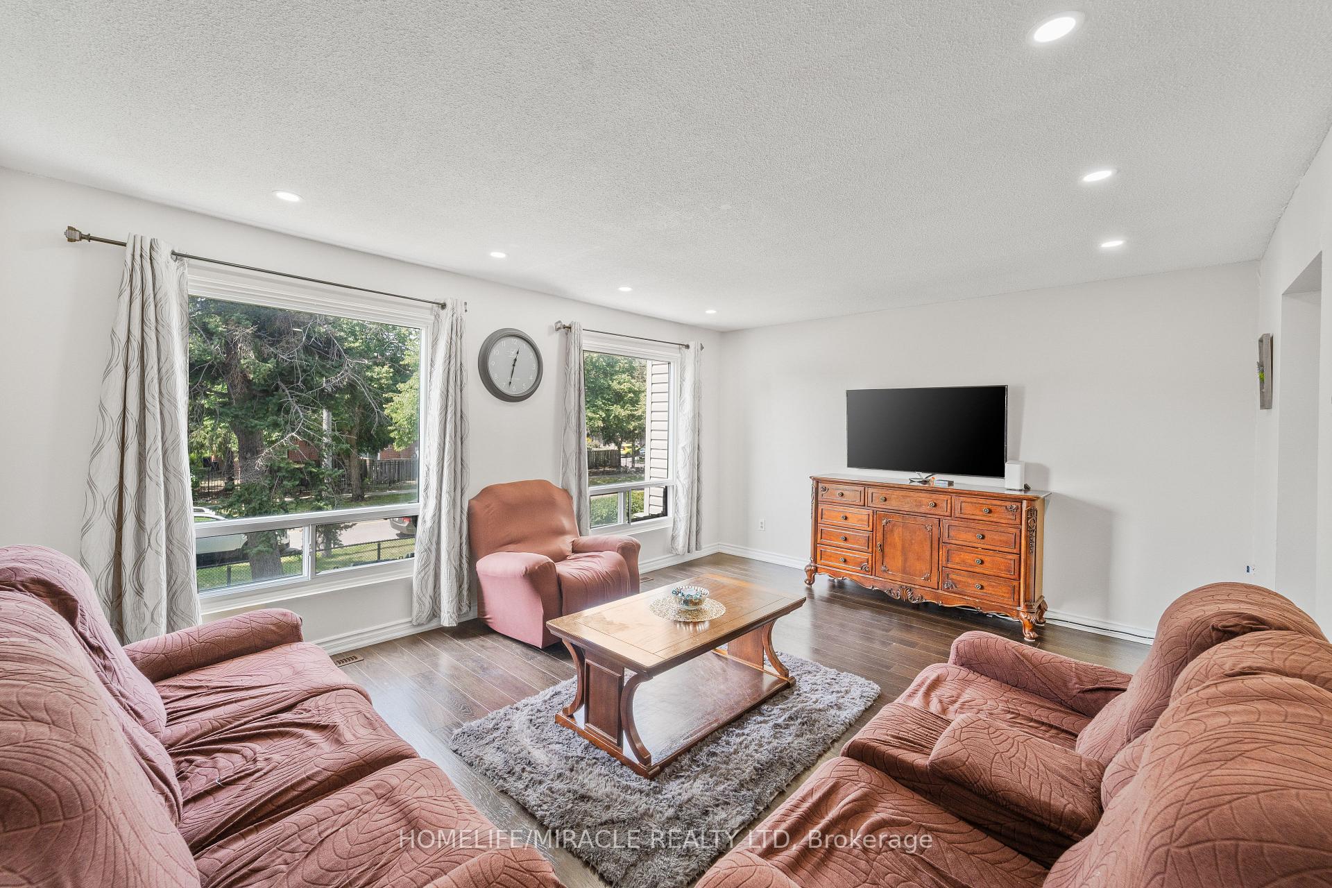 Photo 13 of 45 Lincoln Court, Brampton, Bramalea West Industrial — HOMEH