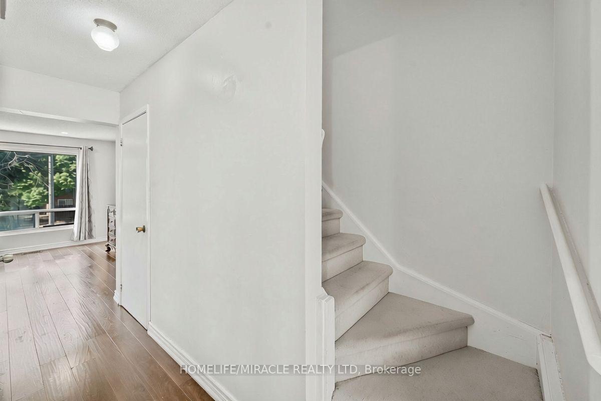 Photo 15 of 45 Lincoln Court, Brampton, Bramalea West Industrial — HOMEH